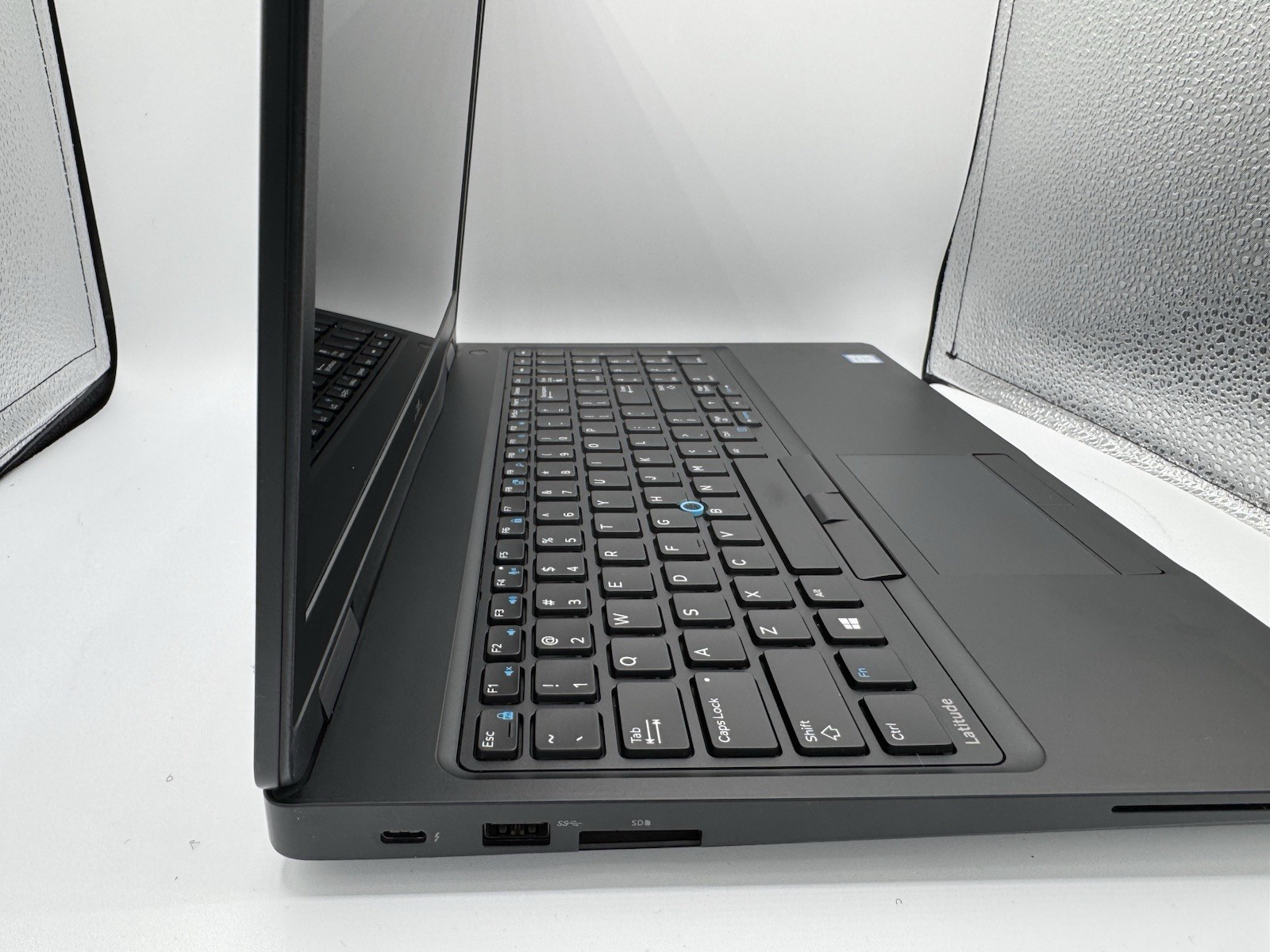 Dell Latitude 5580 15.6″ Laptop Quad-Core i7 4.8GHz 16GB RAM 256GB SSD Win 11