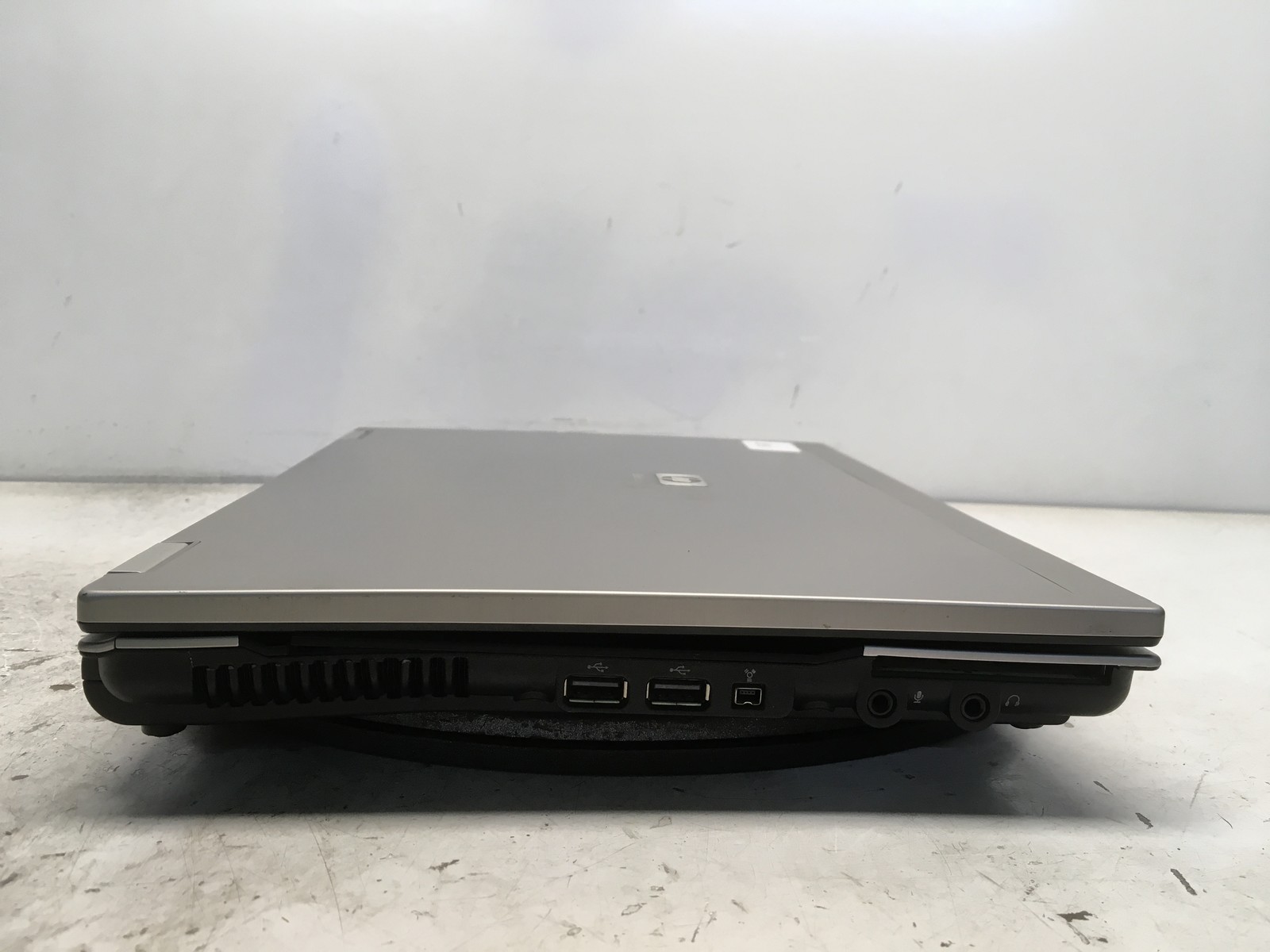 HP EliteBook 6930P Intel Core 2 Duo P8600 2.4GHz 4 GB NO HDD No Batt