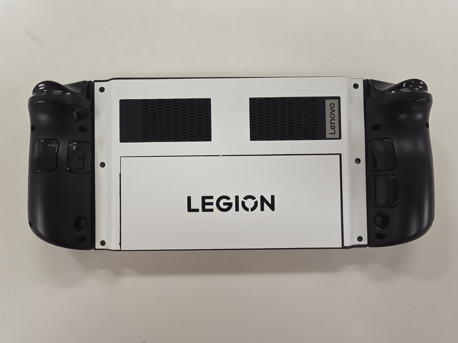 Lenovo Legion Go 8.8″ 144Hz AMD Z1 Extreme 512gb SSD 1Tb Micro SD Original Case