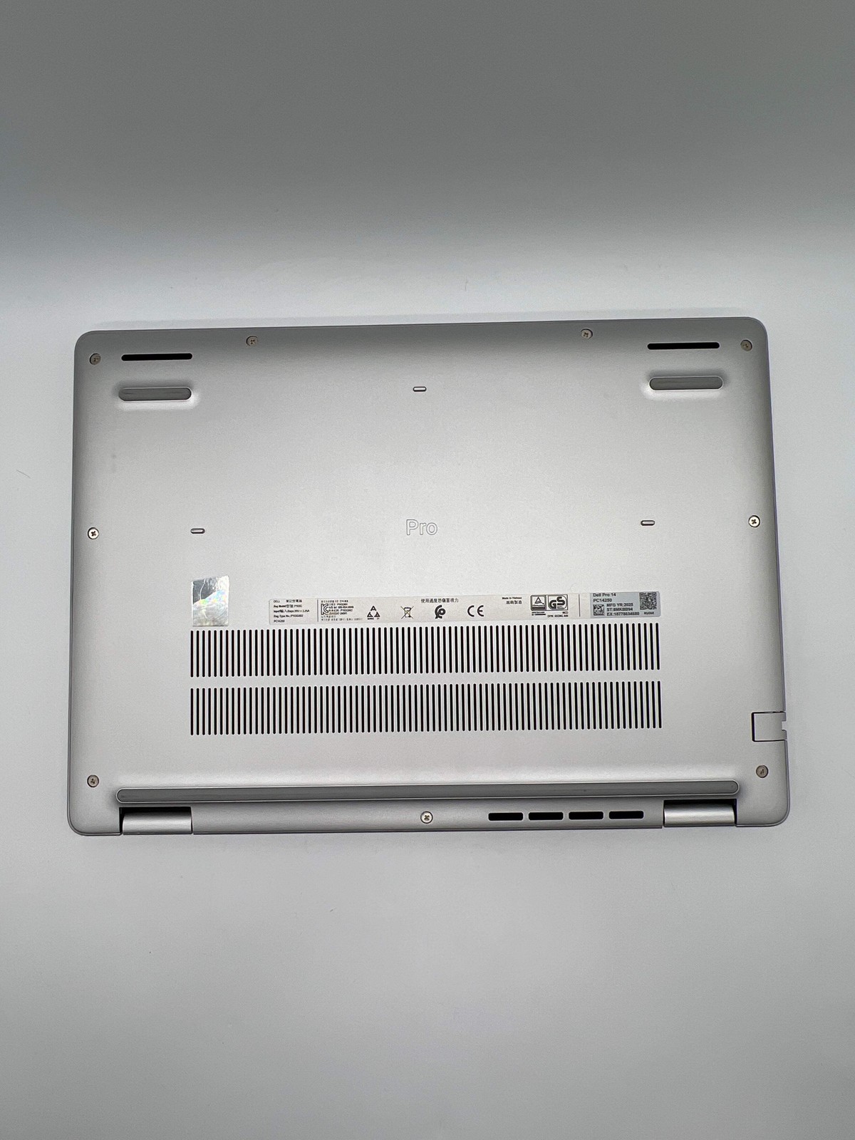 Dell Pro 14 PC14250 Ultra 5 235U 32GB 256GB SSD 14″ Laptop w/ Charger – Used
