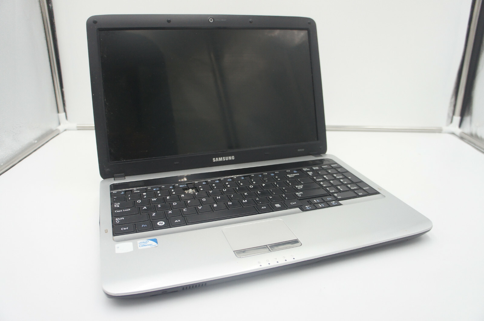 🍀 PARTS REPAIR Samsung NP-RV510 15.6 Celeron 2.1 GHz Laptop Computer NO MEMORY