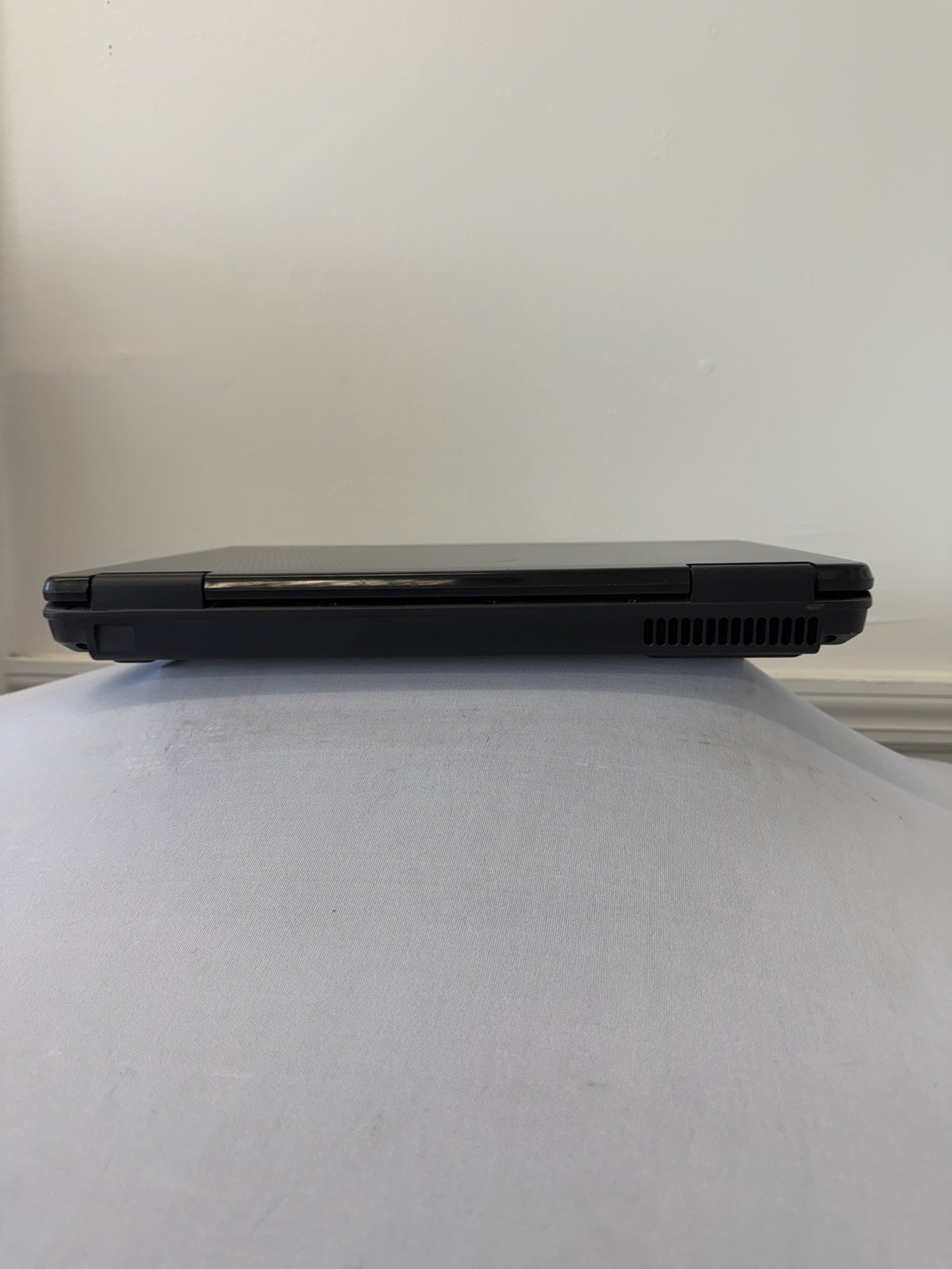 EMachines E527-2537 Laptop – Intel Celeron 900 – RAM 6 GB – Read Des