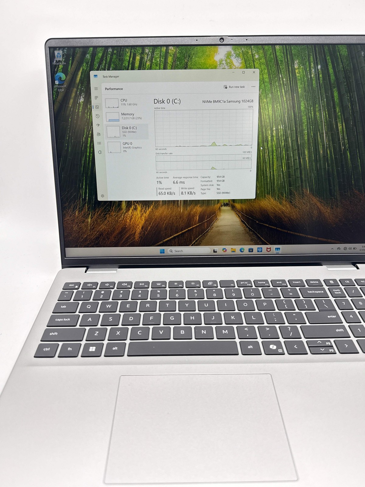 Dell 16 DC16251 16″ Intel Core 7 150U 32GB 1TB SSD – Used