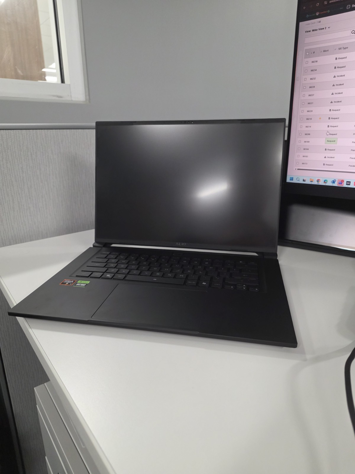 GIGABYTE AERO X16; Copilot+ PC 2560×1600- NVIDIA GeForce RTX 5070 READ DESCRIPTI
