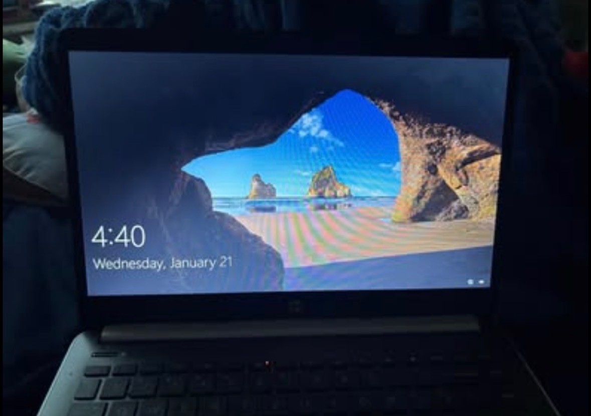 USED HP Laptop 14 – Windows 10/11 – Works Perfectly – Charger Included