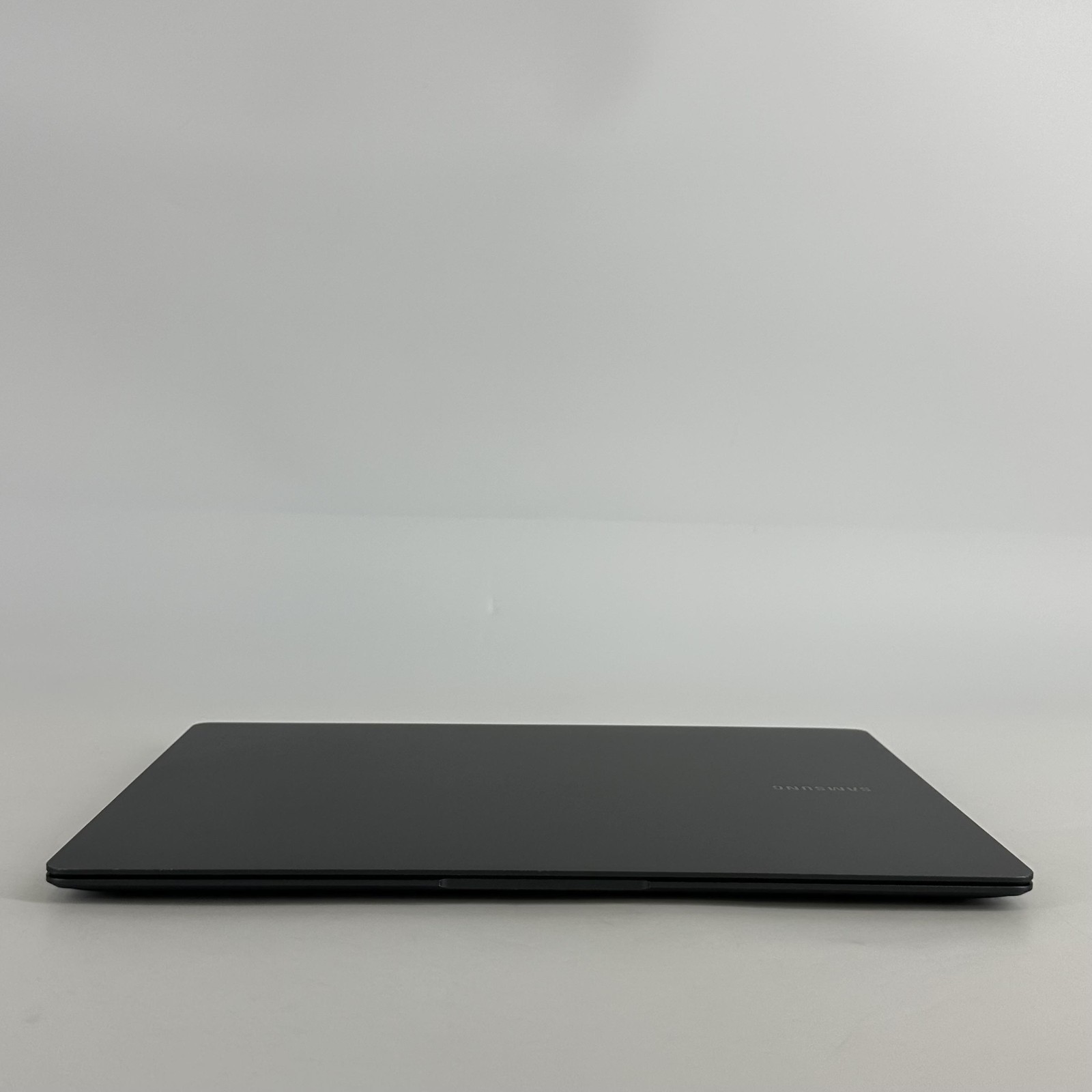 Samsung Galaxy Book3 Pro 14 Graphite QHD+ 2.2 GHz i7-1360P 16GB 512GB SSD Good