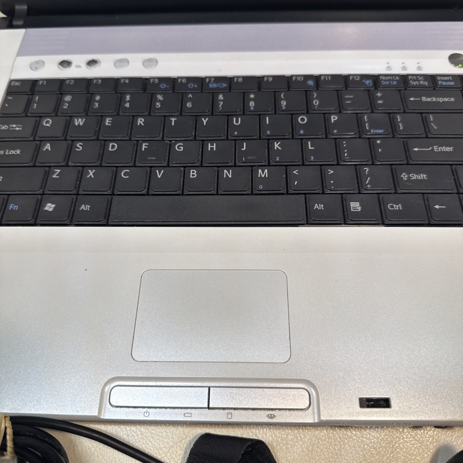 SONY VAIO T5500 1.66GHz Intel Core (TM)2 CPU 2.00 GB Of RAM WORKING SEE DETAILS