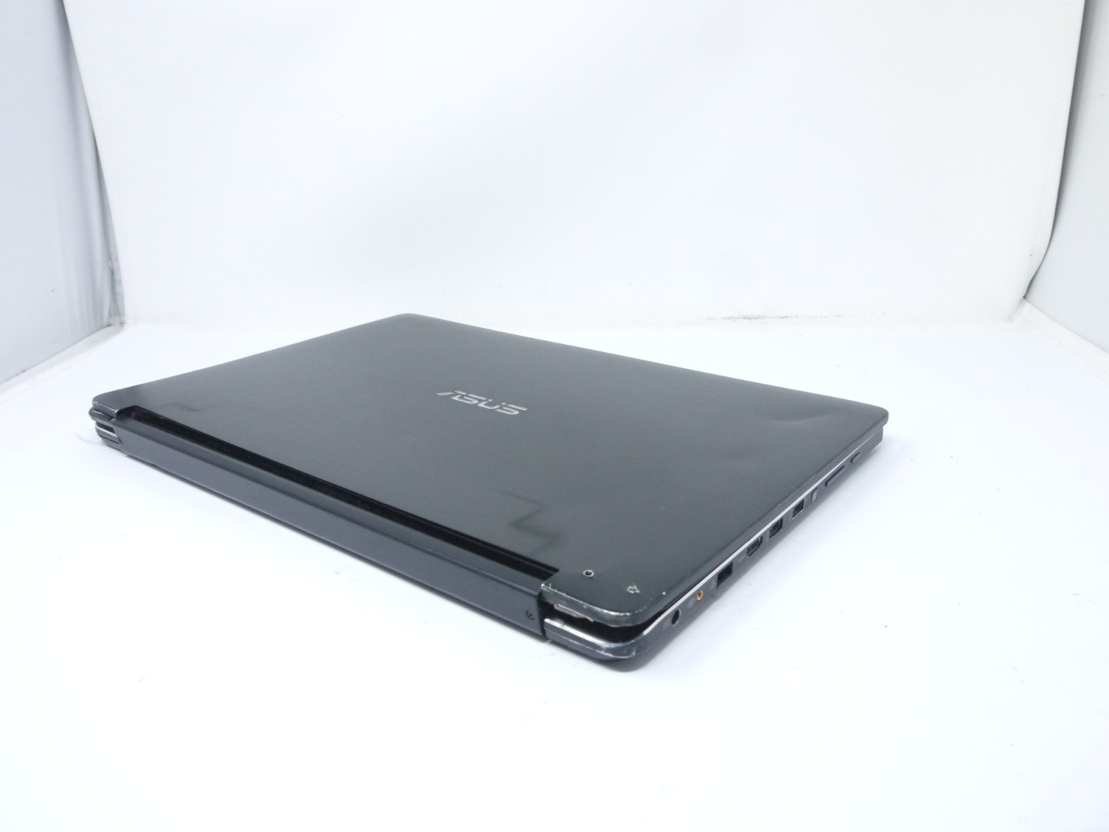 Asus Q552U 15.6” Gaming Laptop – i7-6500U / 12GB / GeForce 940M – For Repair