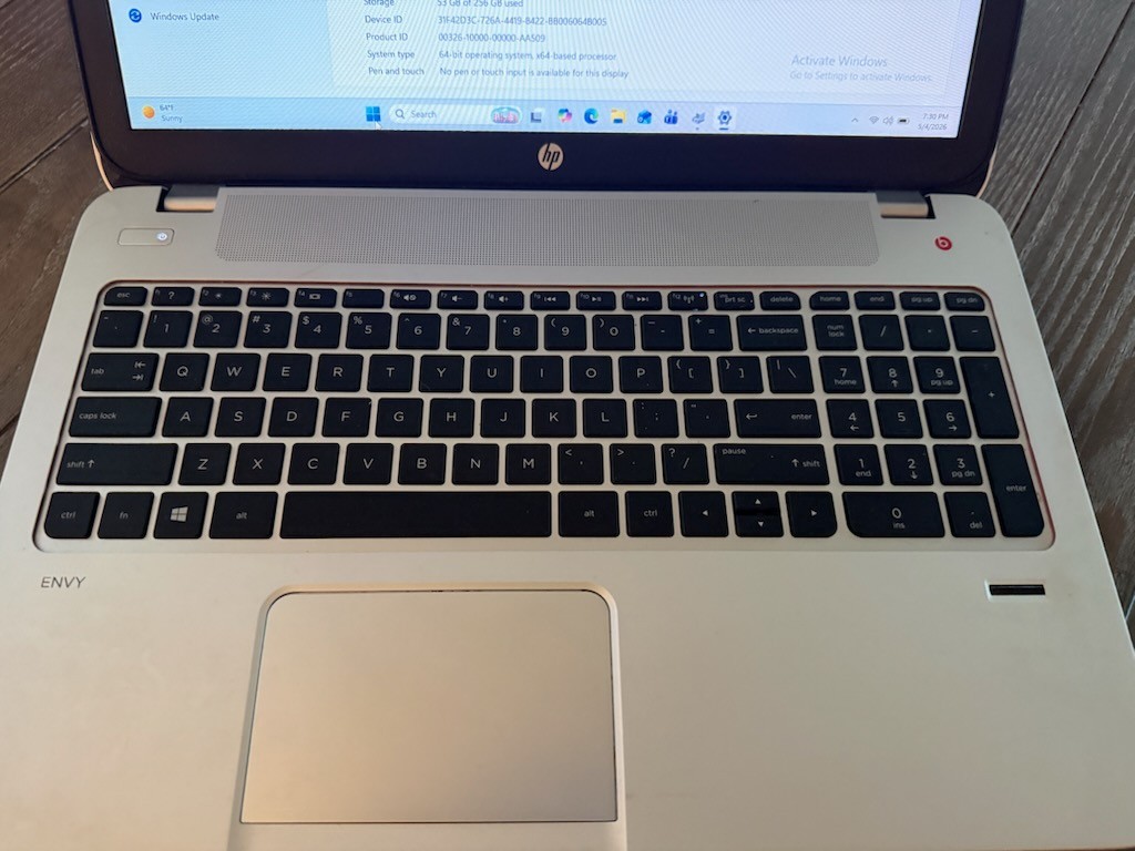 HP Envy 15 i7-4700MQ,8GB, 256 GB SSD, HD 4600 Video, NO OS, W/Adapter