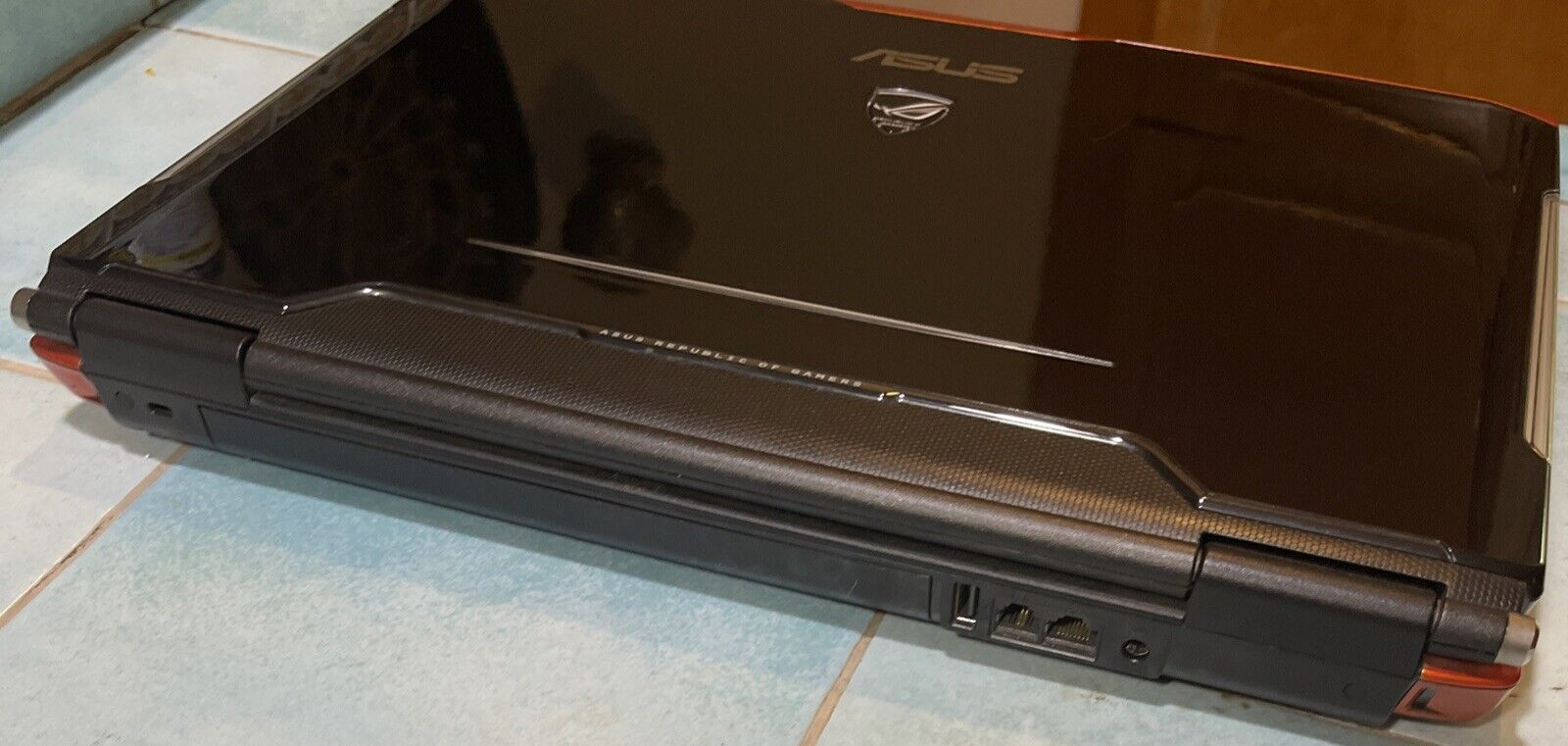 ASUS Republic of Gamers (ROG) G50V Parts/Repair Powers Up