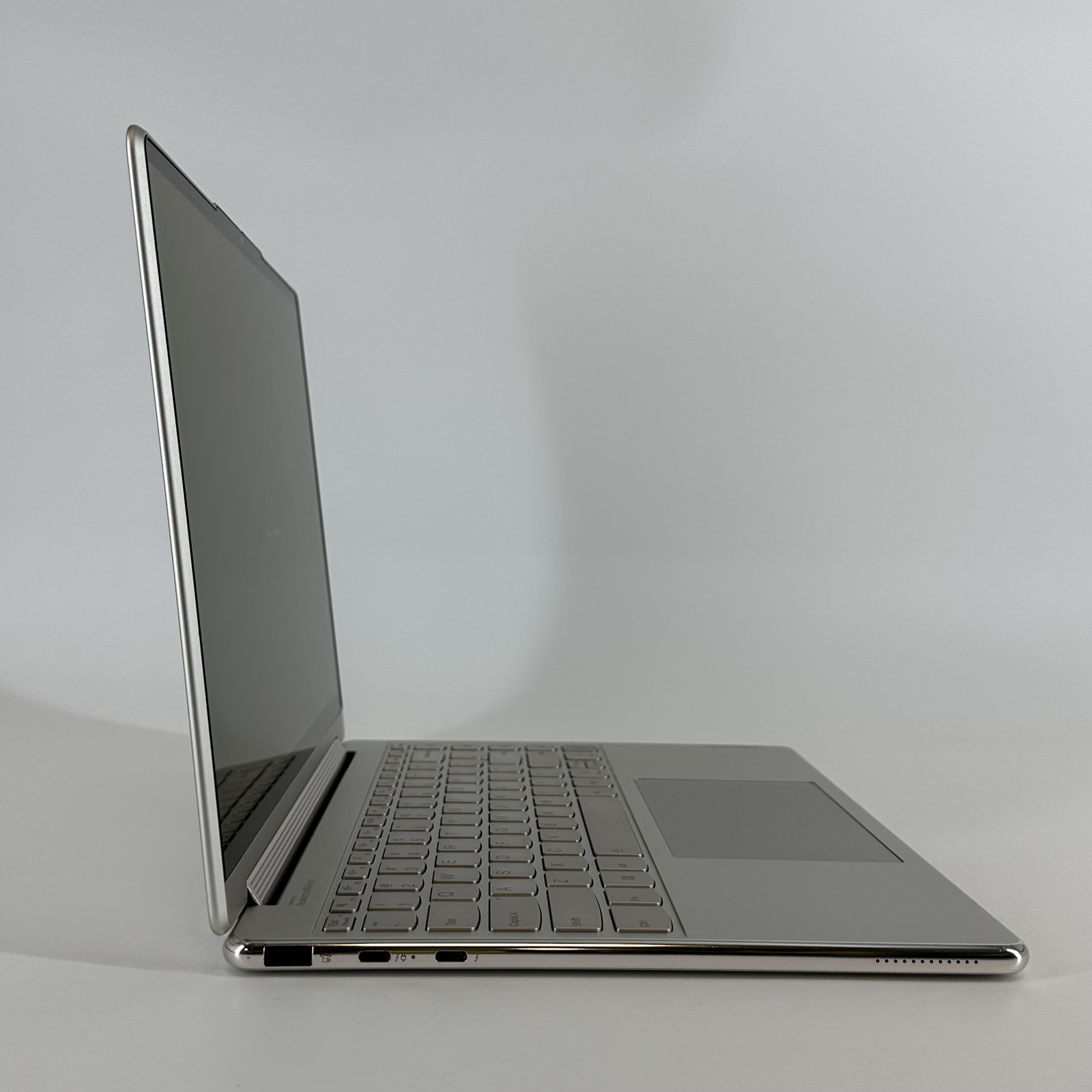 Lenovo Yoga 9i 14 Gold QHD+ TOUCH 2.1 GHz i7-1260P 16GB 512GB SSD Very Good
