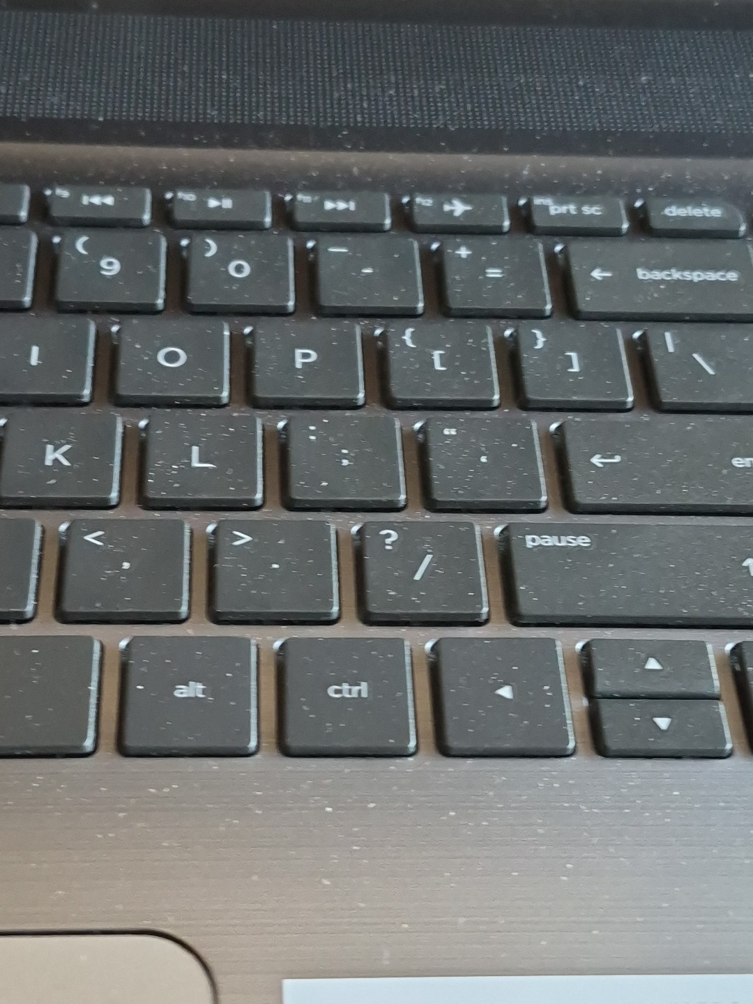 HP Pavilion 17-G121WM AMD A10-8700P 1.80GHz