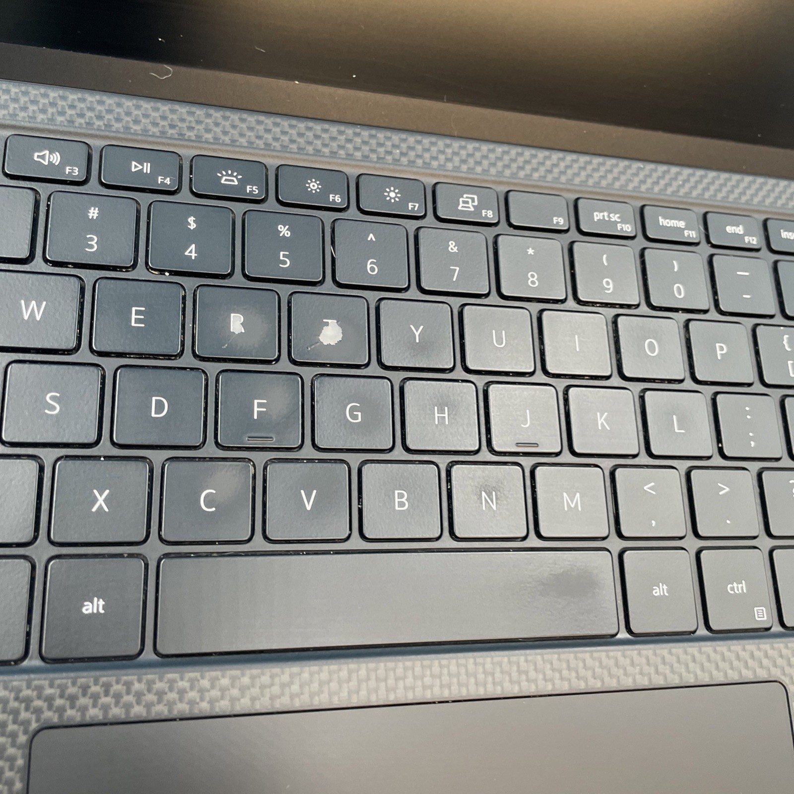 Dell XPS 15 9510 | i9-11900H | 64GB RAM | 512GB SSD | RTX 3050 | NO OS | 39%