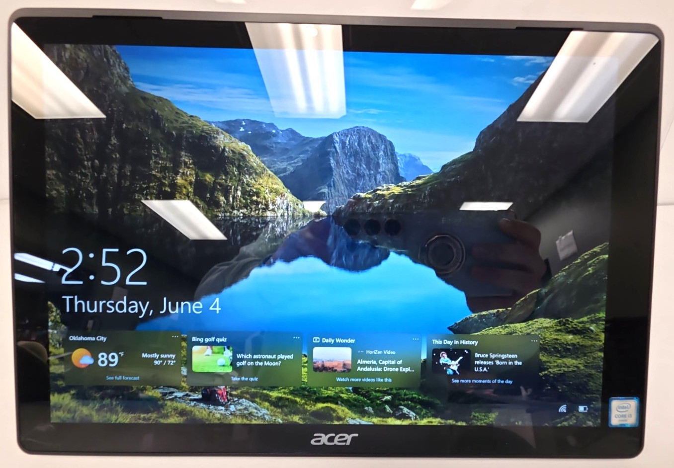 Acer Switch Alpha 12| Intel Core i3-6100U| 4GB RAM| 128GB SSD| Win 10 Pro