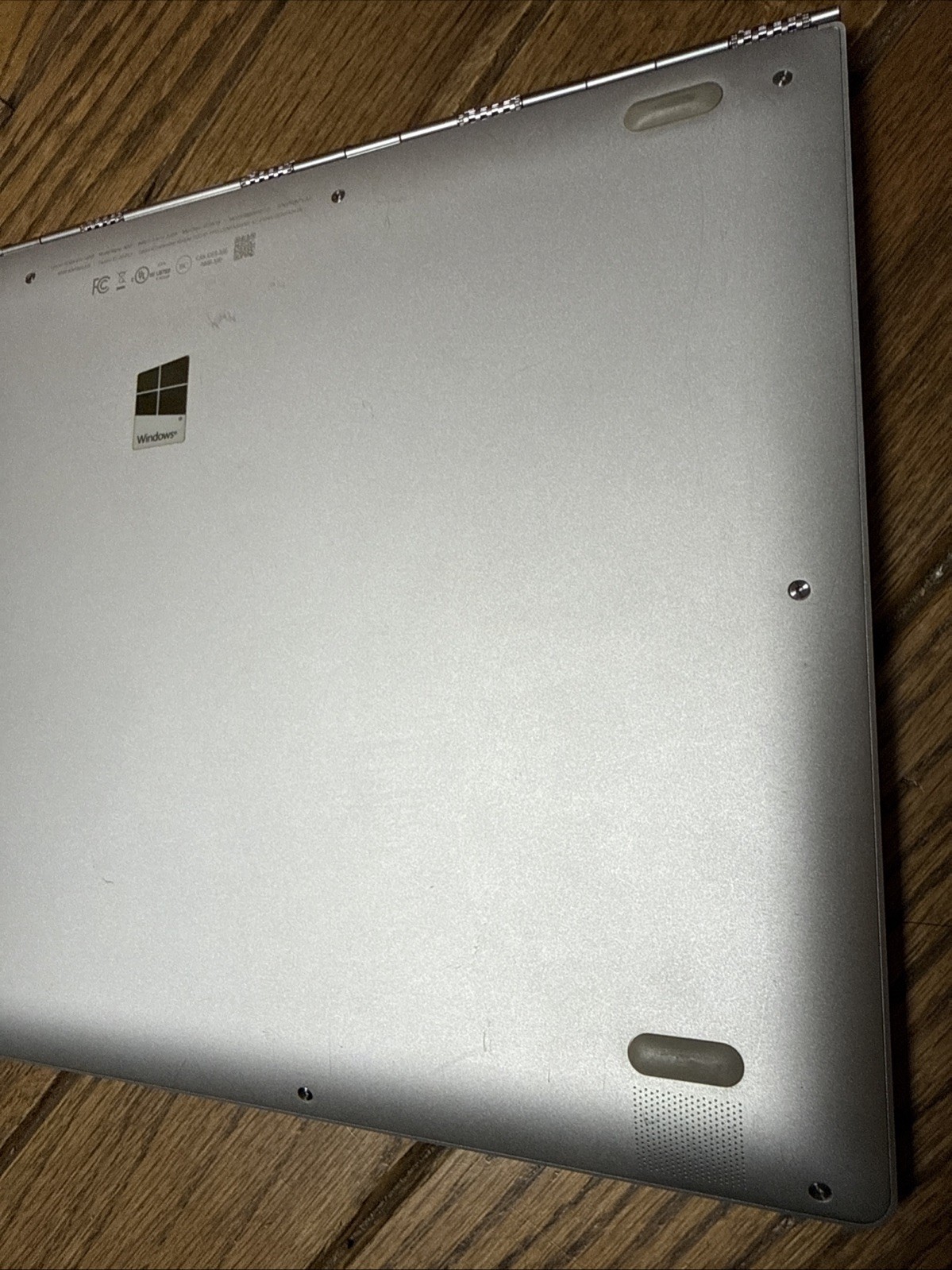 Lenovo YOGA 910-13ikb i7-7500U 8GB For Parts No SSD