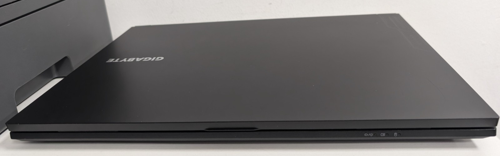 Gigabyte RC56 Notebook 32GB RAM i7-13620H 2.4GHz 1TB SSD 16″ GeForce RTX 4050