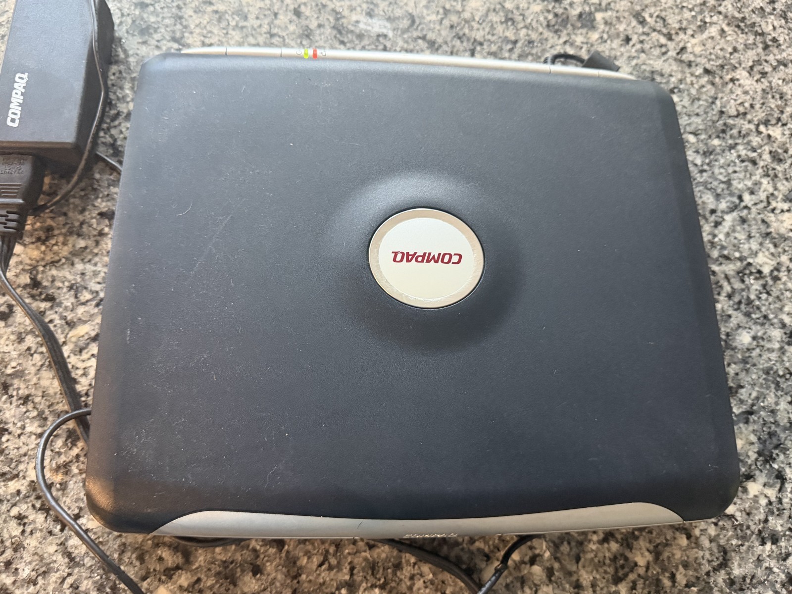 Compaq Evo N115 Vintage Laptop AS-IS STUCK ON BOOT SCREEN