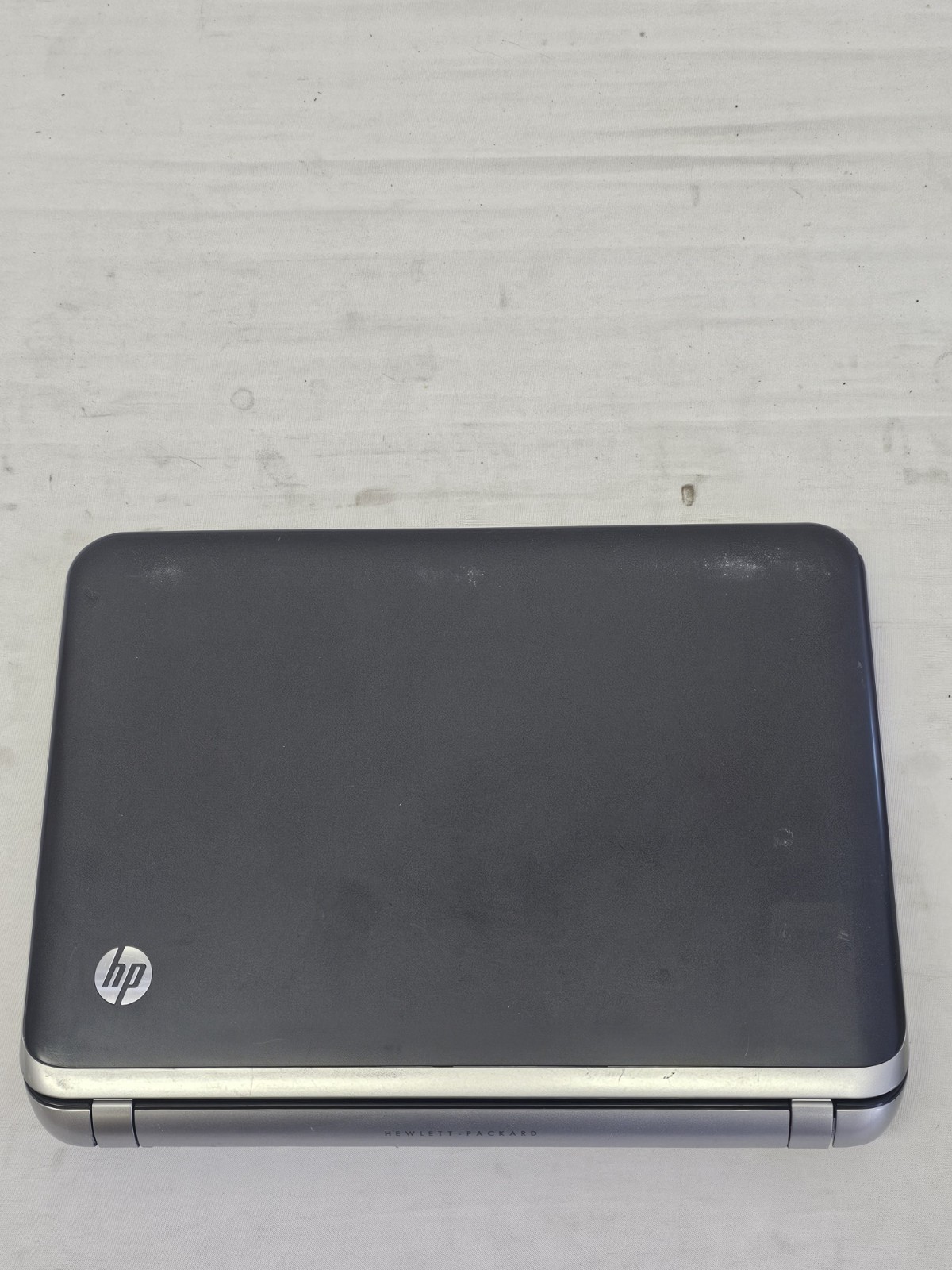 HP 3115m Laptop – AMD E-300 – 4GB RAM – NO BATT – BIOS LOCKED – NO HDD/OS Parts