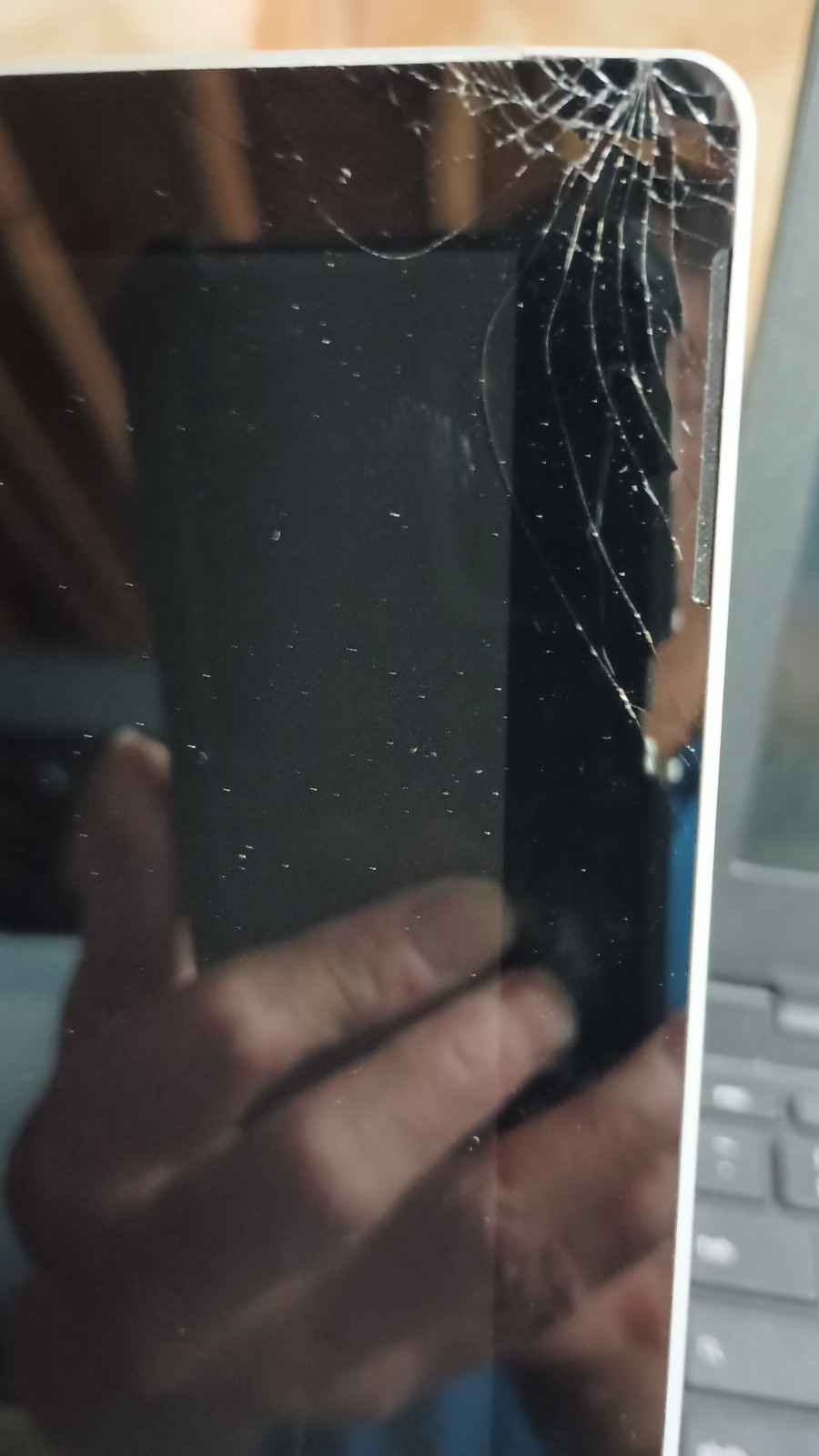 1083 SurfacePro 4. No charger!! i5-6300U.4GB.128GB NVMe.12.3″2.5K Touch.W11.Read