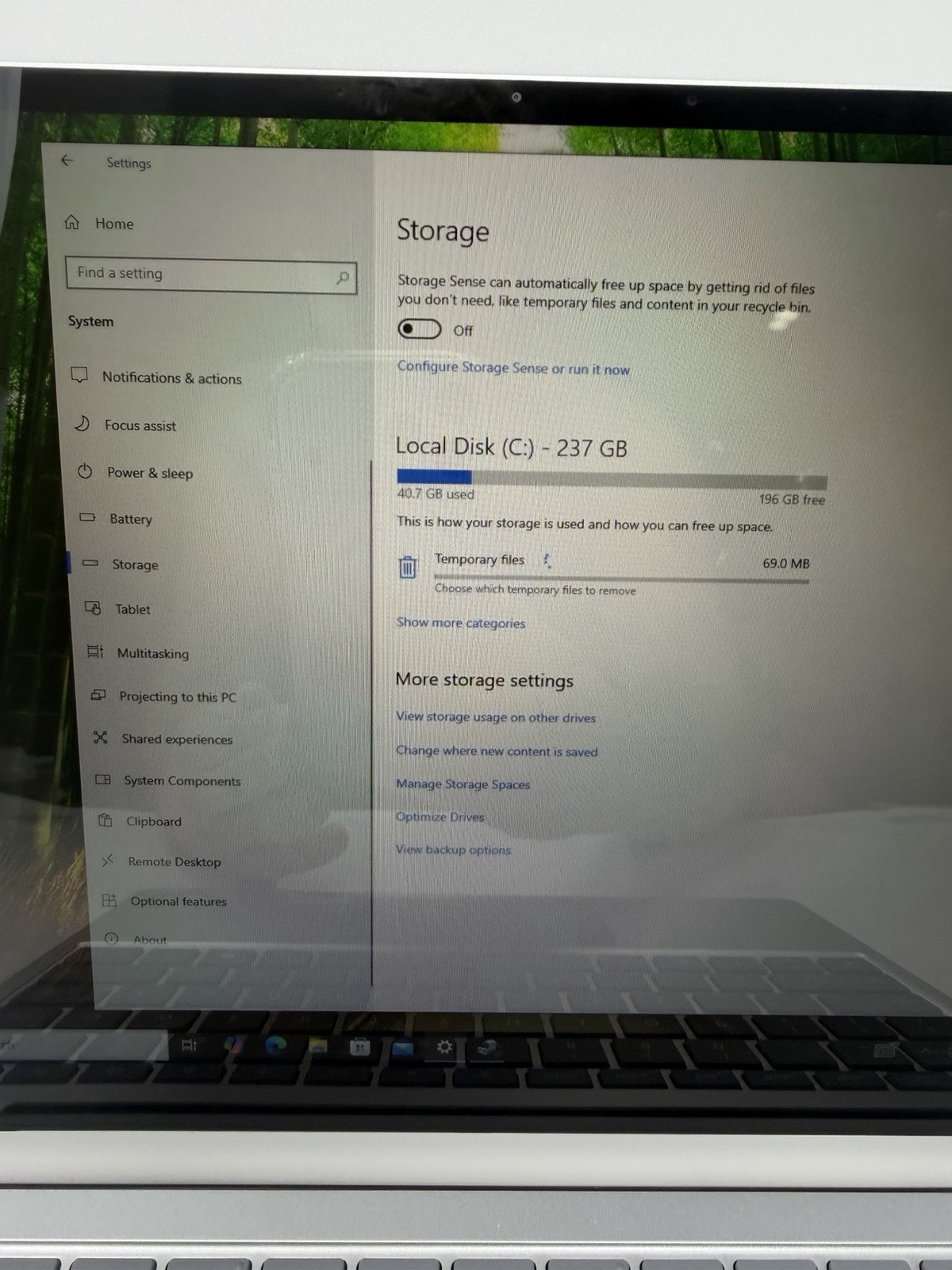 Microsoft Surface Laptop Go 12.4″ i5-1035G1 1.0GHz 16GB RAM 256GB SSD, Good