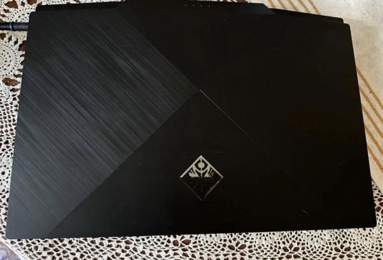 HP Omen 15 I7-10750H, RTX 2060 6GB, 12gb Ram, 1Tb SSD , 256 GB M.2
