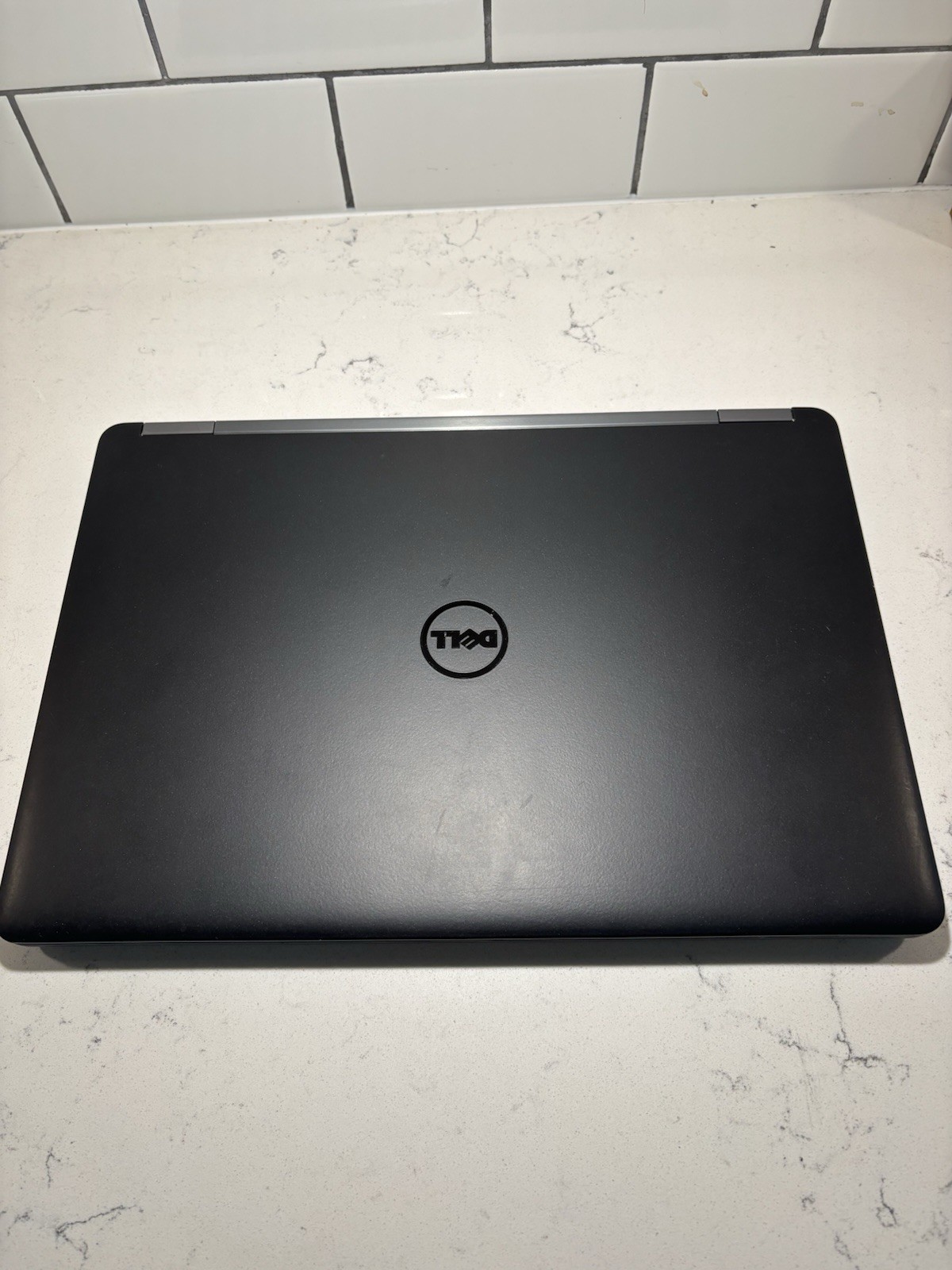 Dell Latitude E7470 14″ (256GB SSD, Intel Core i5-6300U, 2.4GHz, 8GB RAM) Laptop