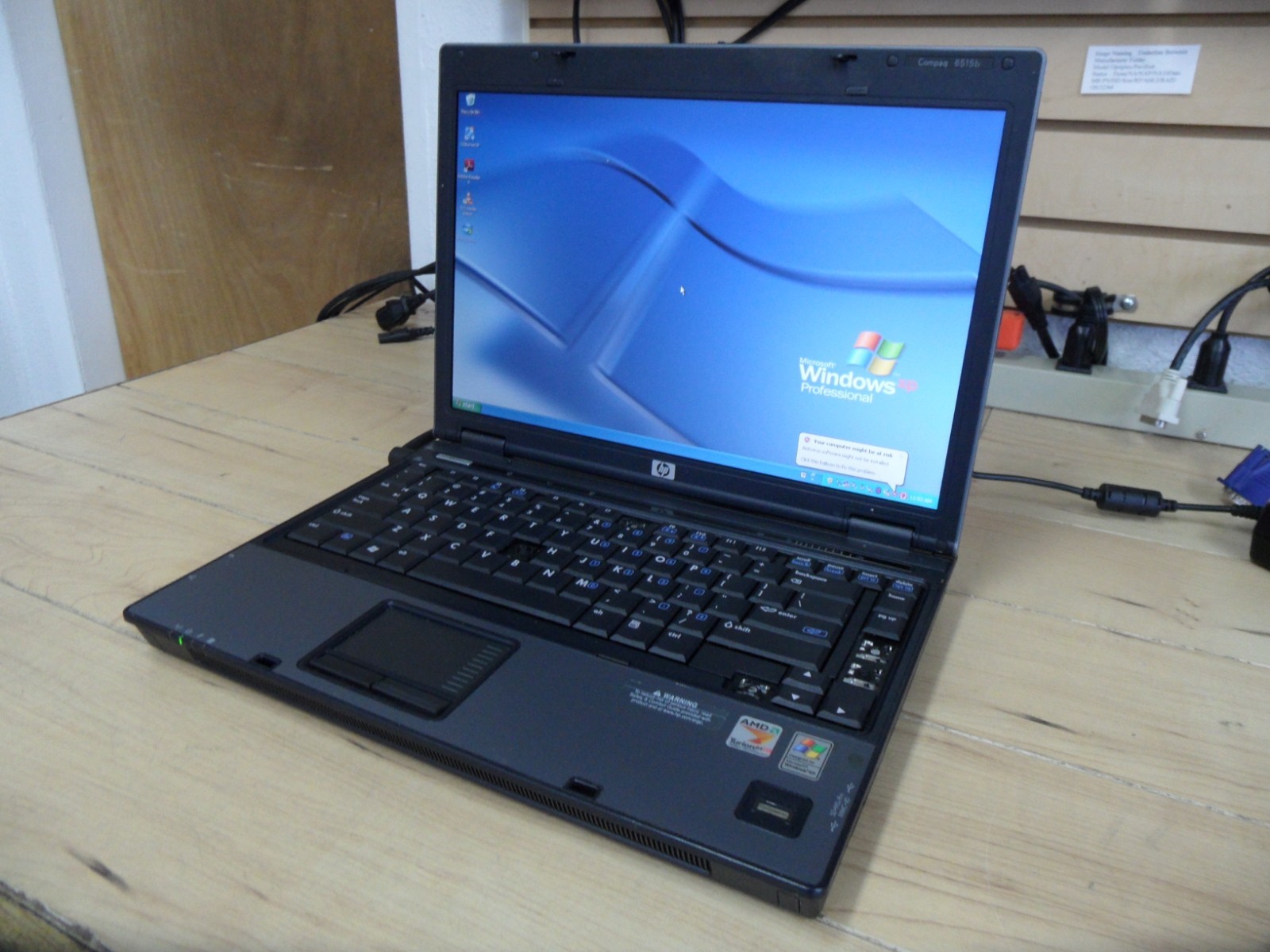 Compaq 6515b Laptop 4 Parts Booted Windows 80 GB Hard Drive Wiped *