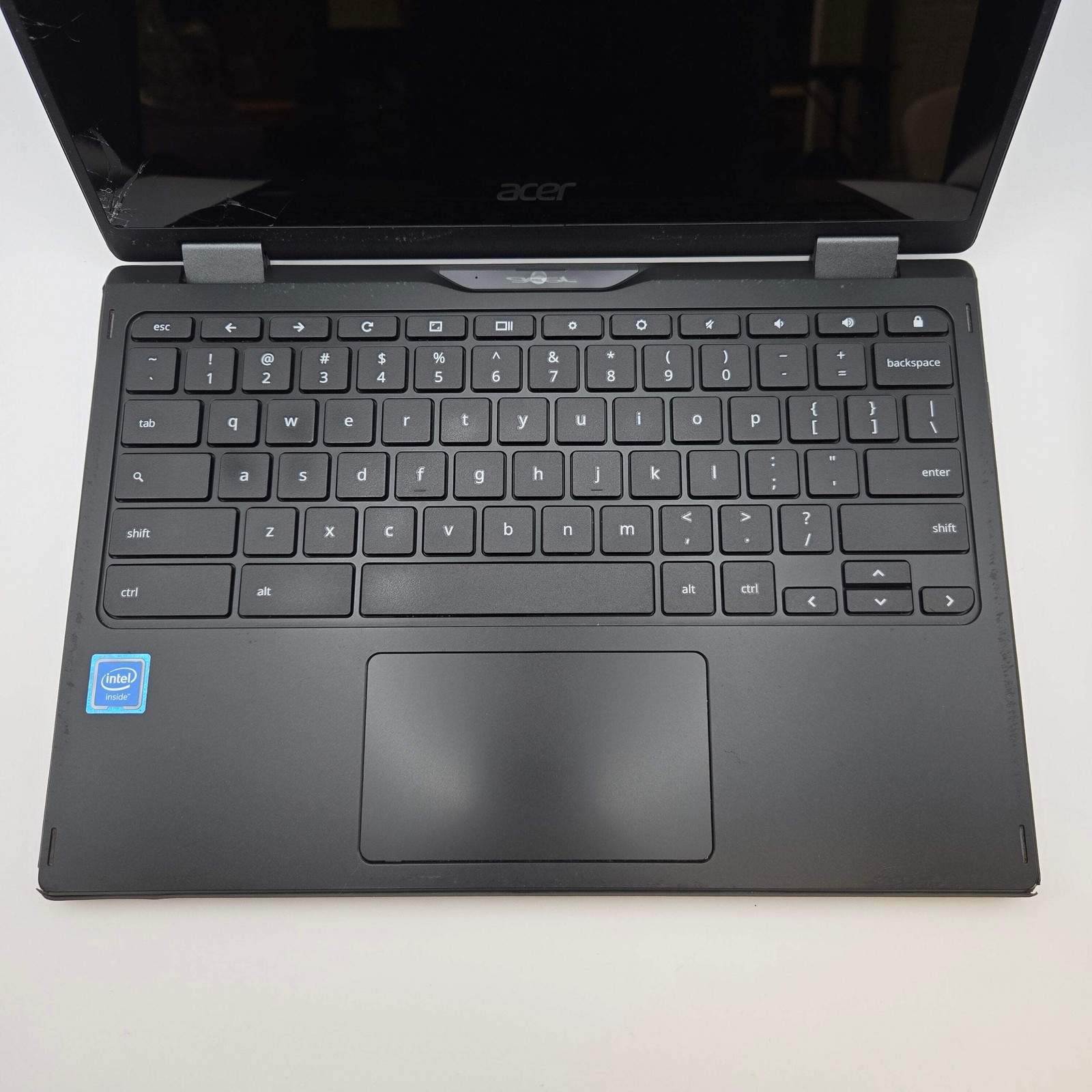 Acer Chromebook R752 Series N18Q6 11″ 32GB 4GB RAM – Cracked Screen Bad Battery