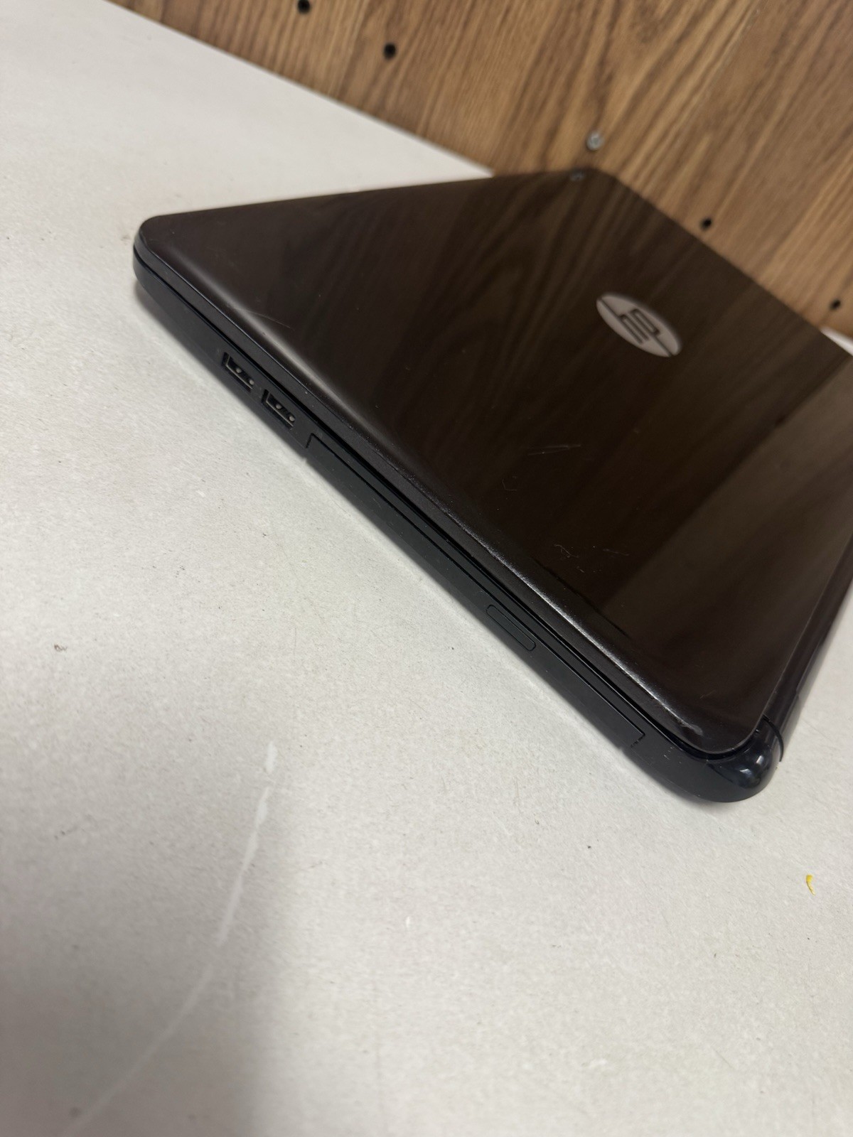 HP Laptop 15.6” Intel Core i3-5010U 2.10GHz 8GB RAM No HDD No Charger As-Is