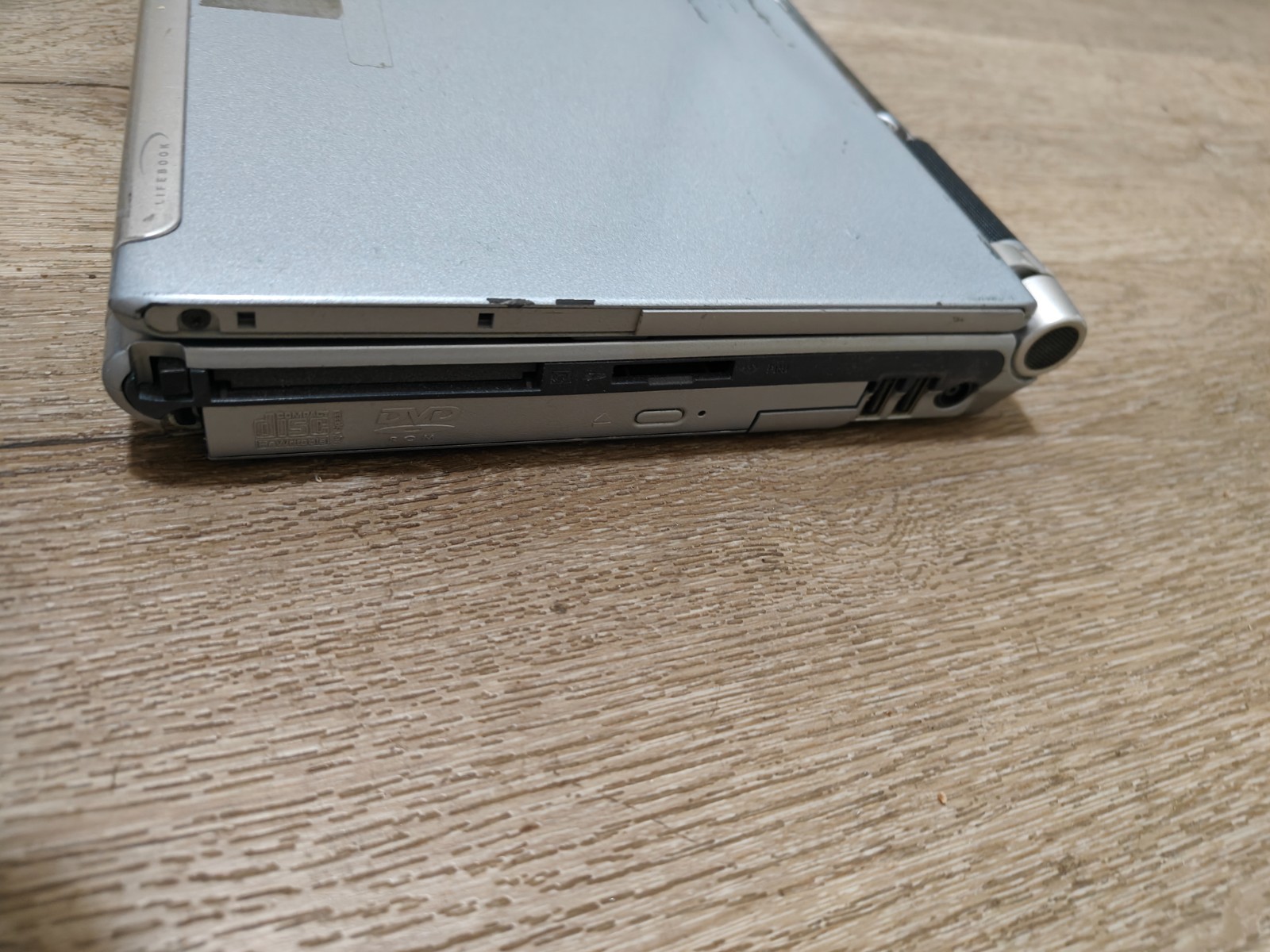 fujitsu lifebook P5010D