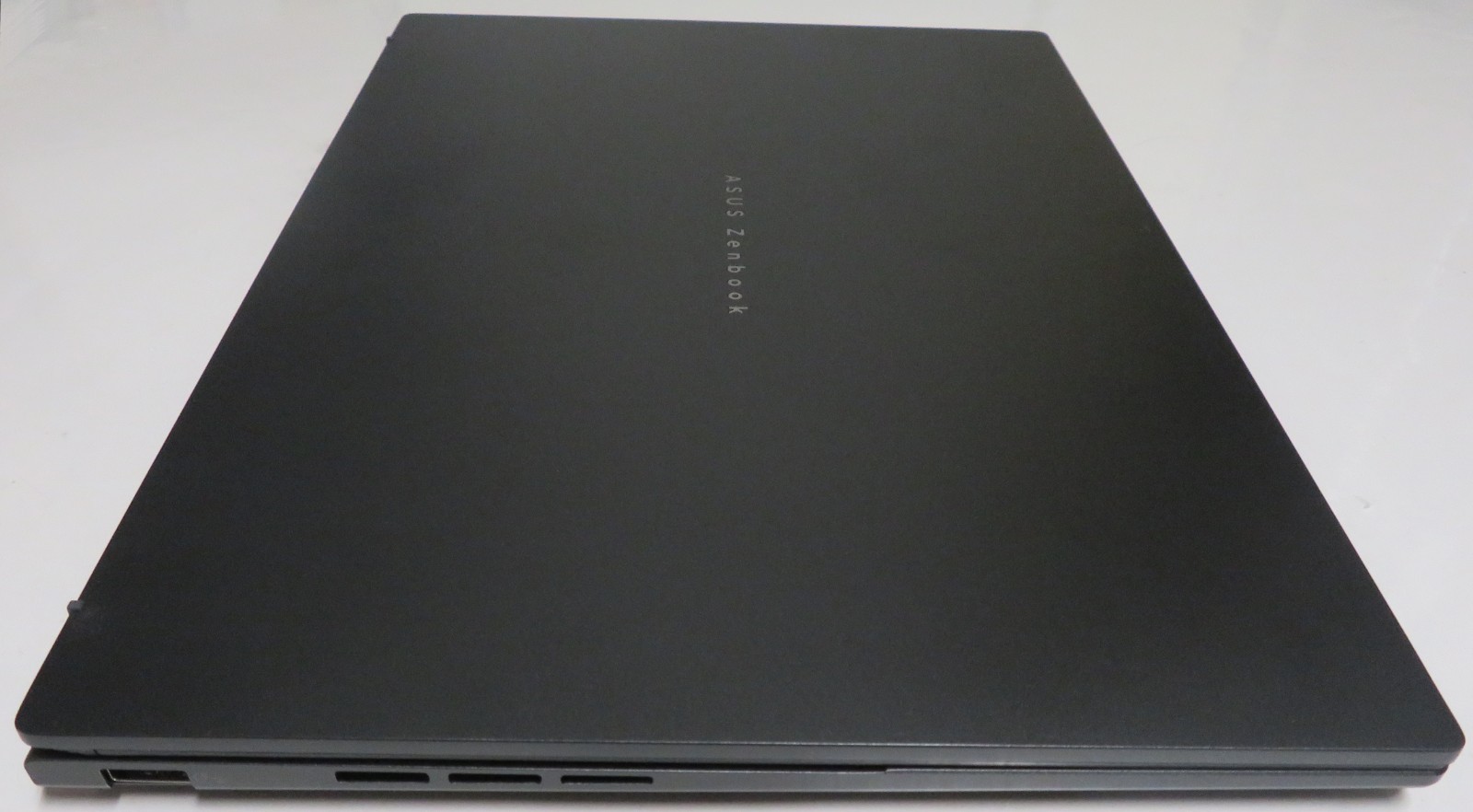 ASUS Zenbook 14 UX3405CA 14″FHD+ OLED Touch Laptop Core Ultra 9 32GB RAM 1TB
