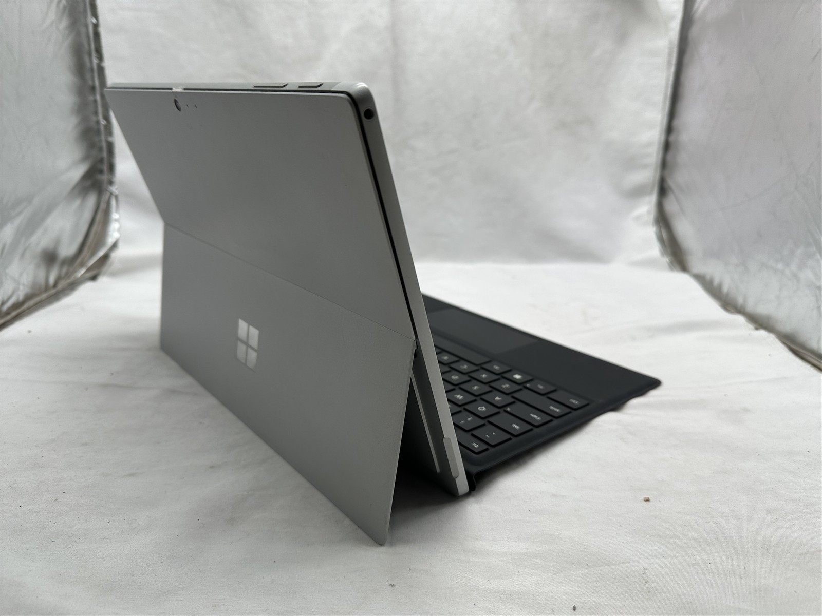Microsoft Surface Pro 6 14″ Laptop Intel i5-8350U 8GB RAM 256GB NVMe Win 11