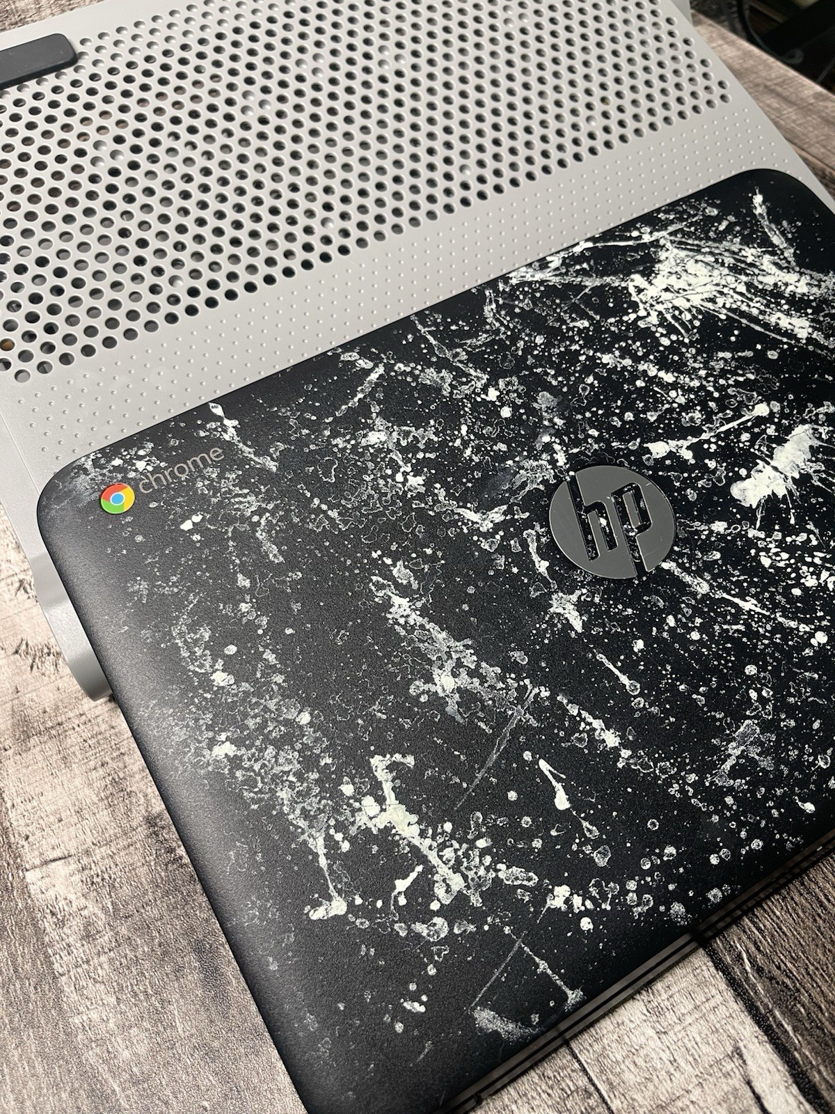 HP Chromebook 11 G4 11.6 Inch And TERGUS AWE84. Very Unique Paint On The Cover
