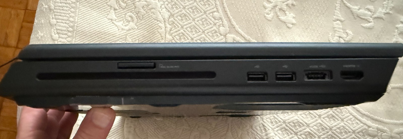 Alienware M17x R3 17″ GAMING l 8GB RAM, l 500 GB SSD, 1 500 GB HDD Core i7