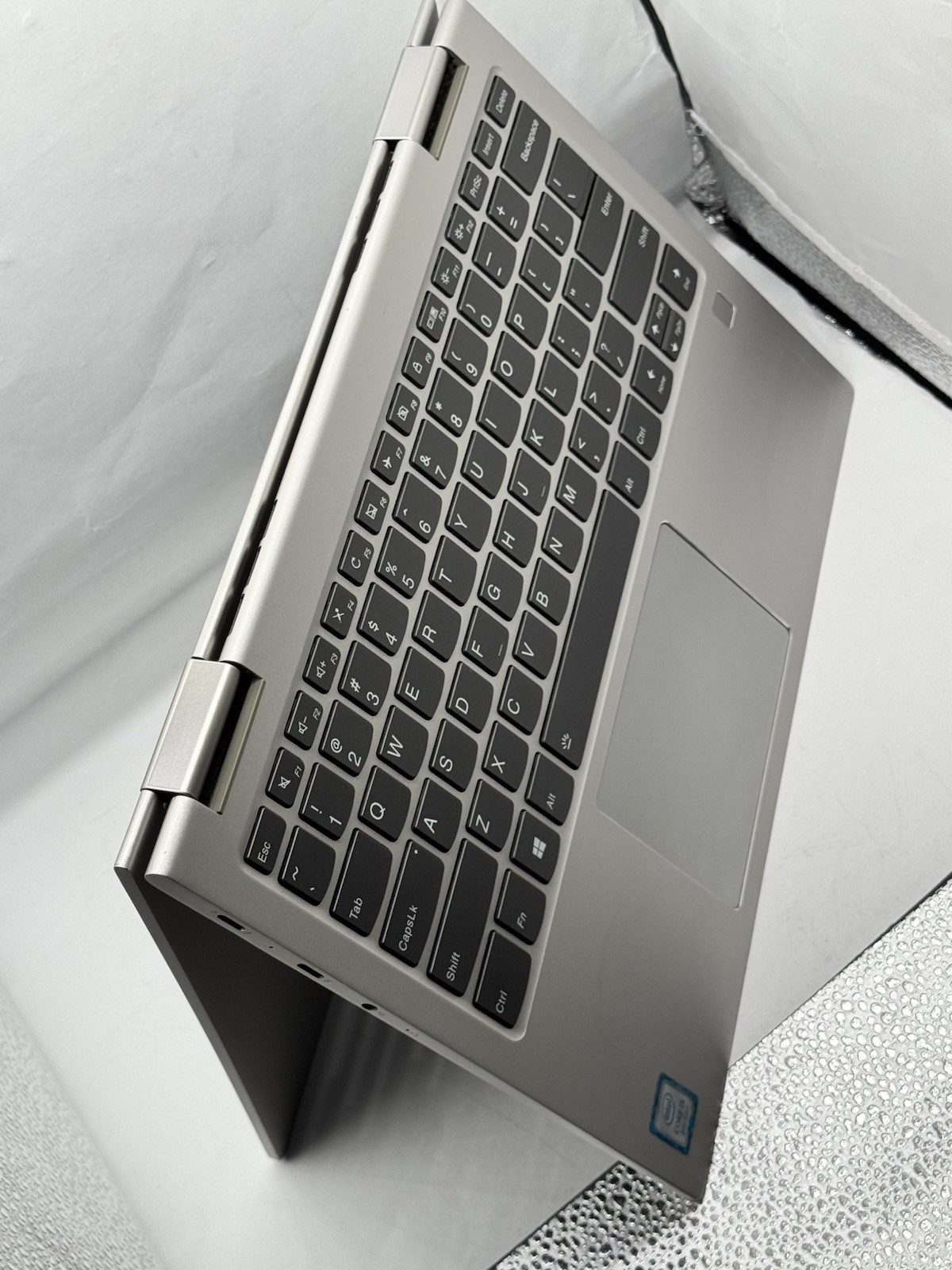 Lenovo YOGA 730-13IKB 81CT Core i5-8250U @1.6GHz 8GB Ram 256GB SSD Not Touch Scr