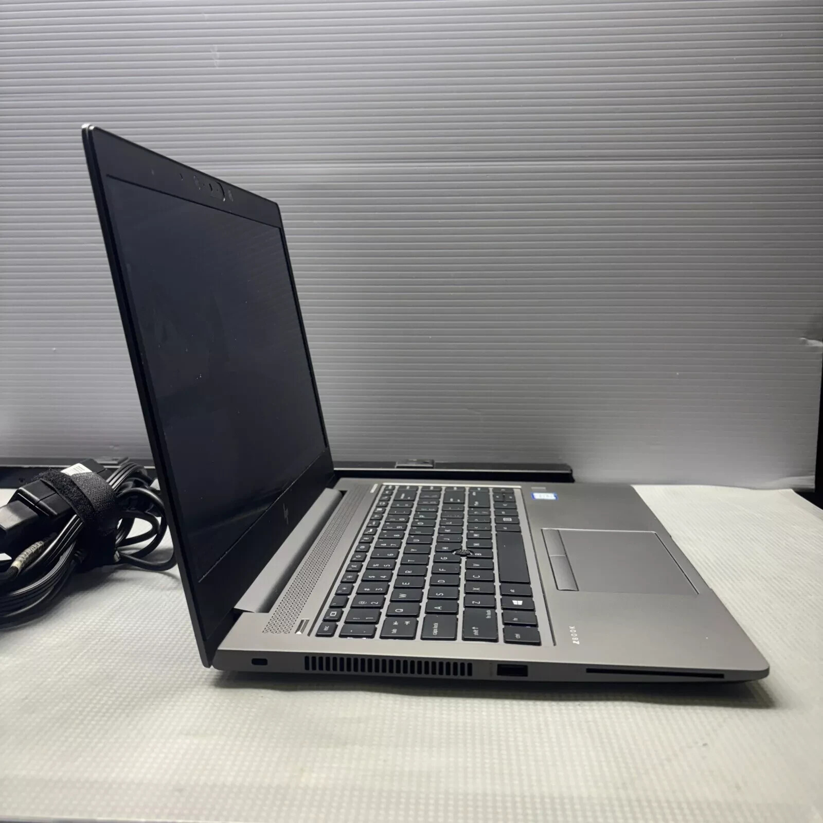 HP ZBook 14u G6 14″ FHD i7-8565U 32GB 512GB NVMe AMD WX3200 Win11 Office 2021