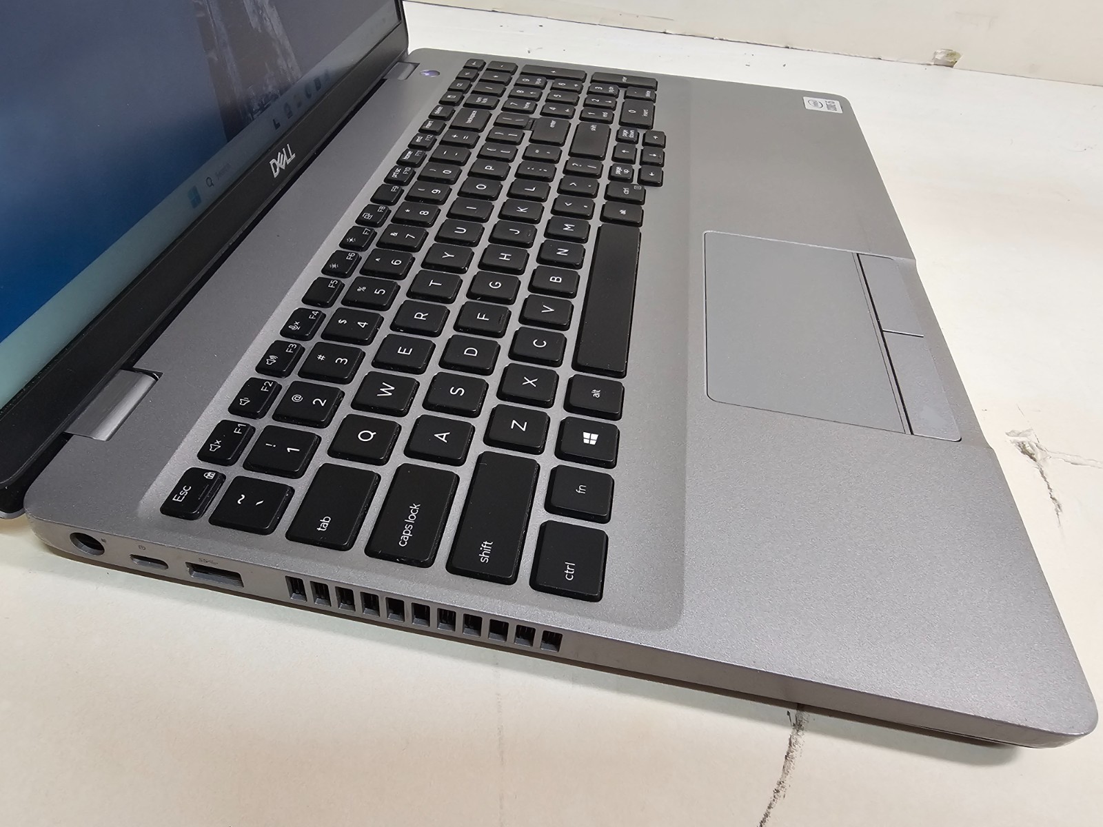 Dell Precision 3550 Laptop – 1.7 GHz i5-10310U 8GB 256GB SSD Webcam 15.6″