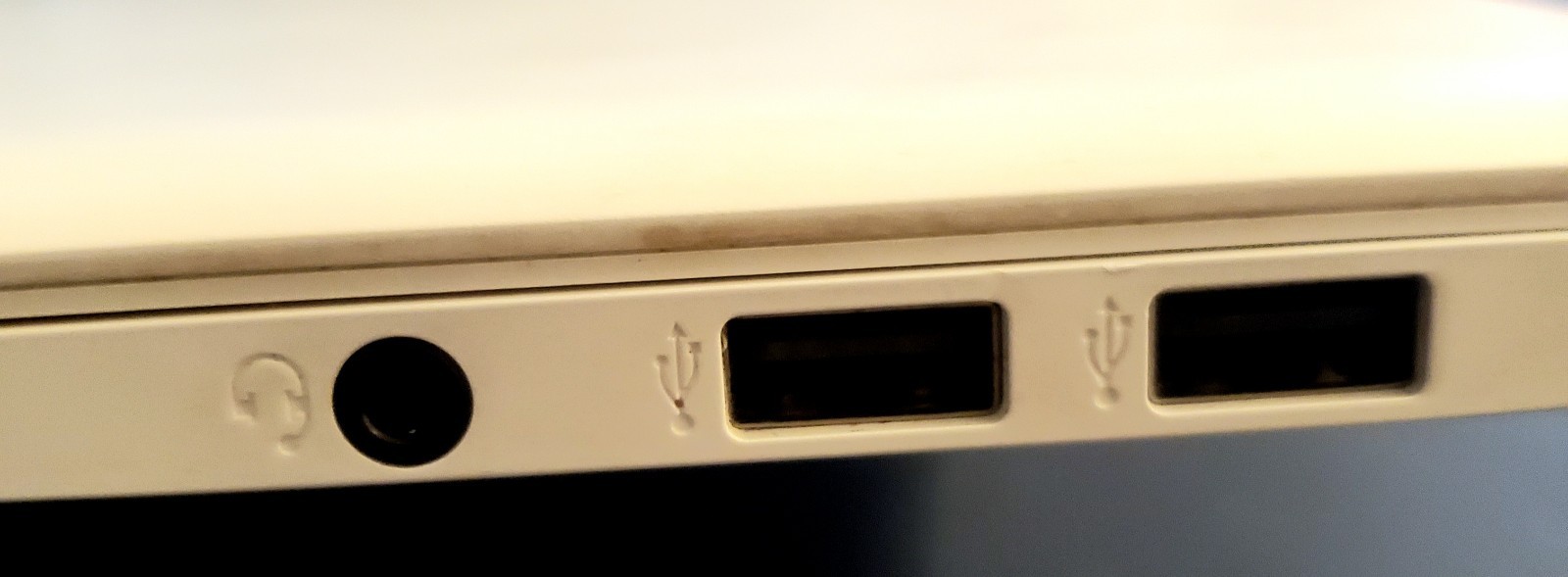 Lenovo Ideapad Laptop – Model 80WG / 110S-11IBR Intel Celeron N3060 GHz 2 GB 32