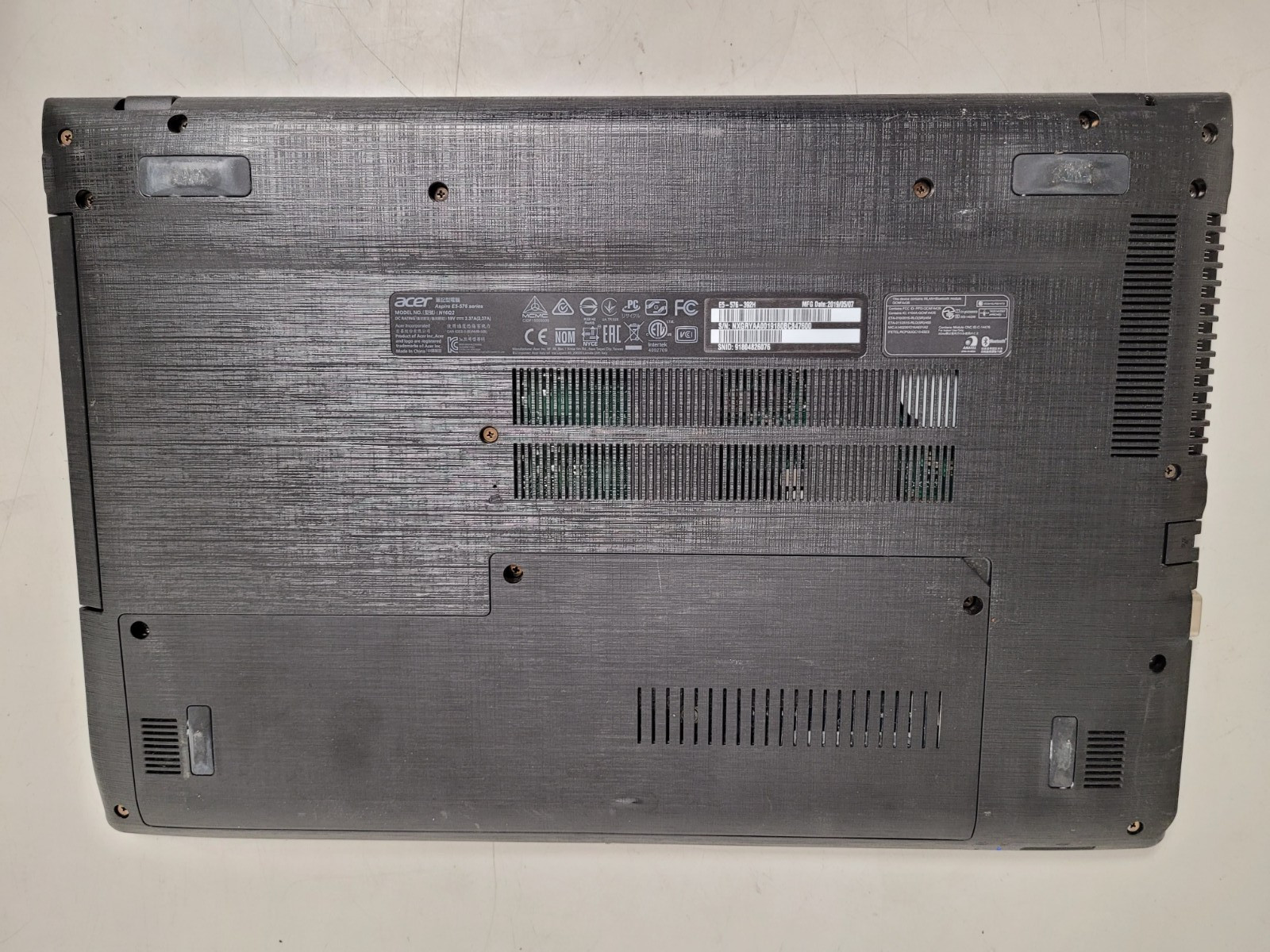 Acer aspire E5-576 16.6″ i3-8130u 2.2ghz 6gb ram 1tb hdd NXGRYAA0019180BC847600