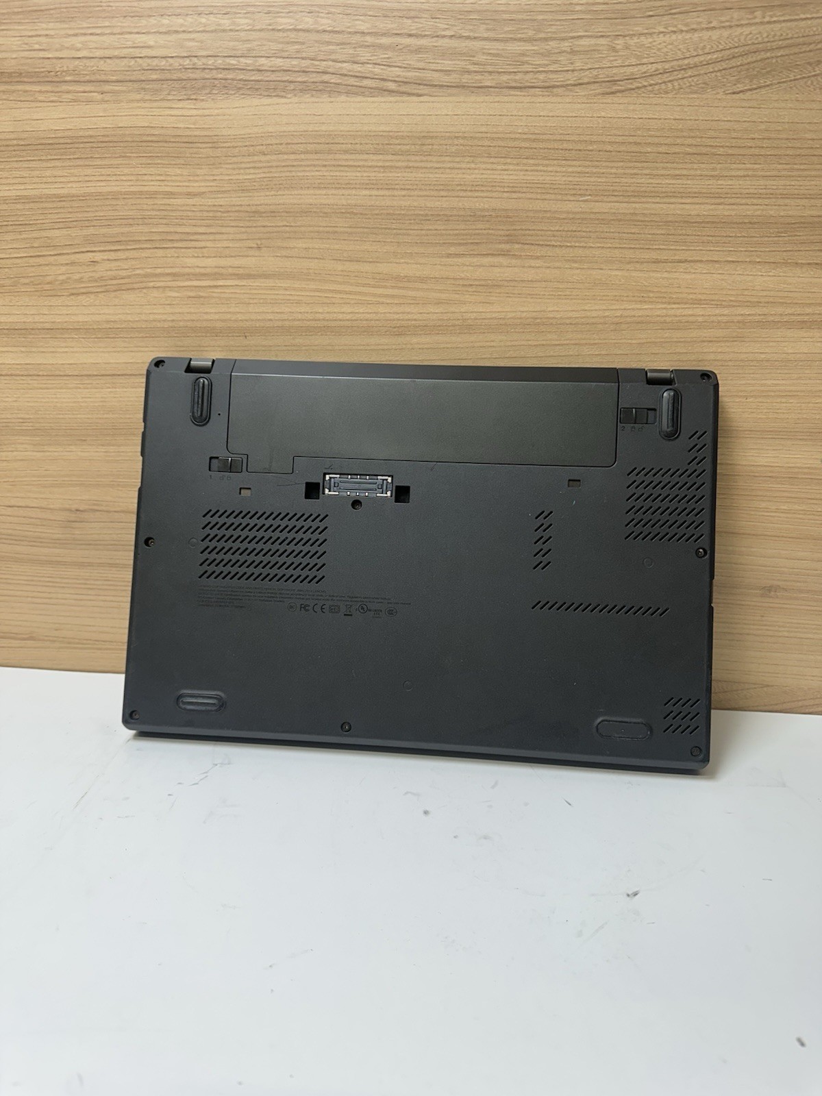 Lenovo ThinkPad X250 12.5″ i3-5010U, 8GB, 500GB HDD (NO OS No power Supply)