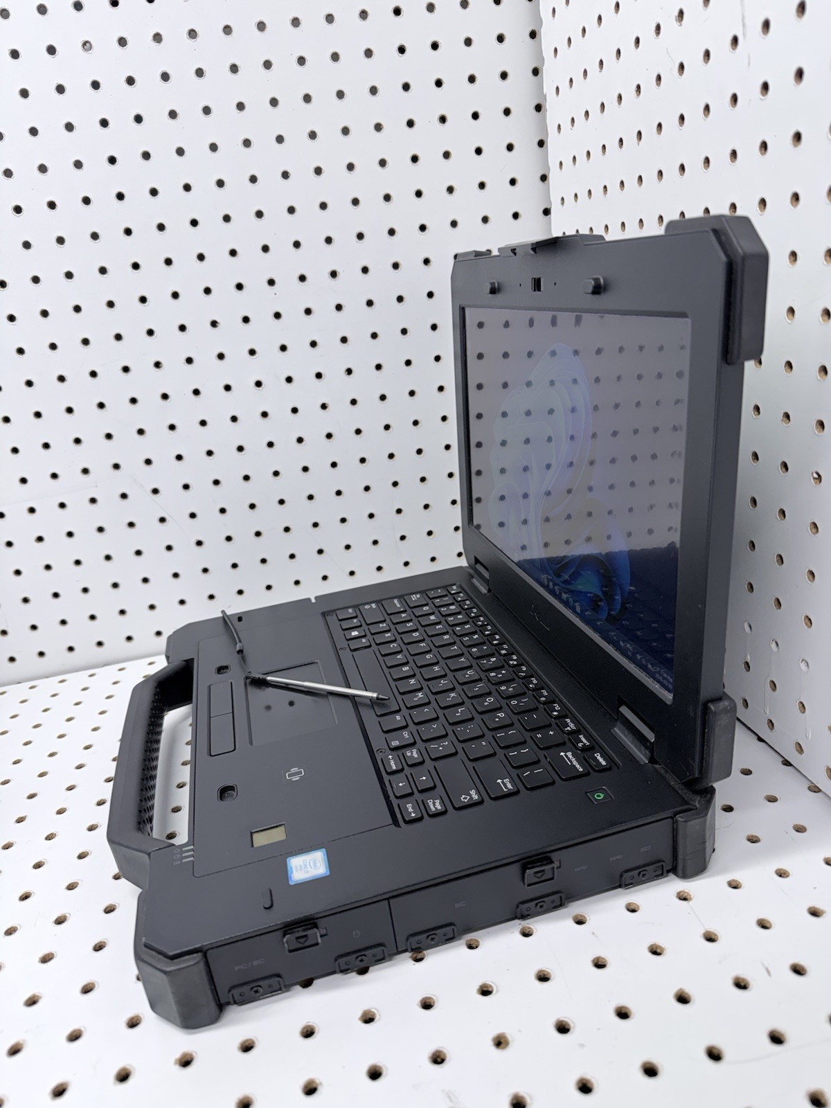 Dell Latitude Rugged 7414 | I7-6th Gen | 16 GB | 256 GB | Non-Touch