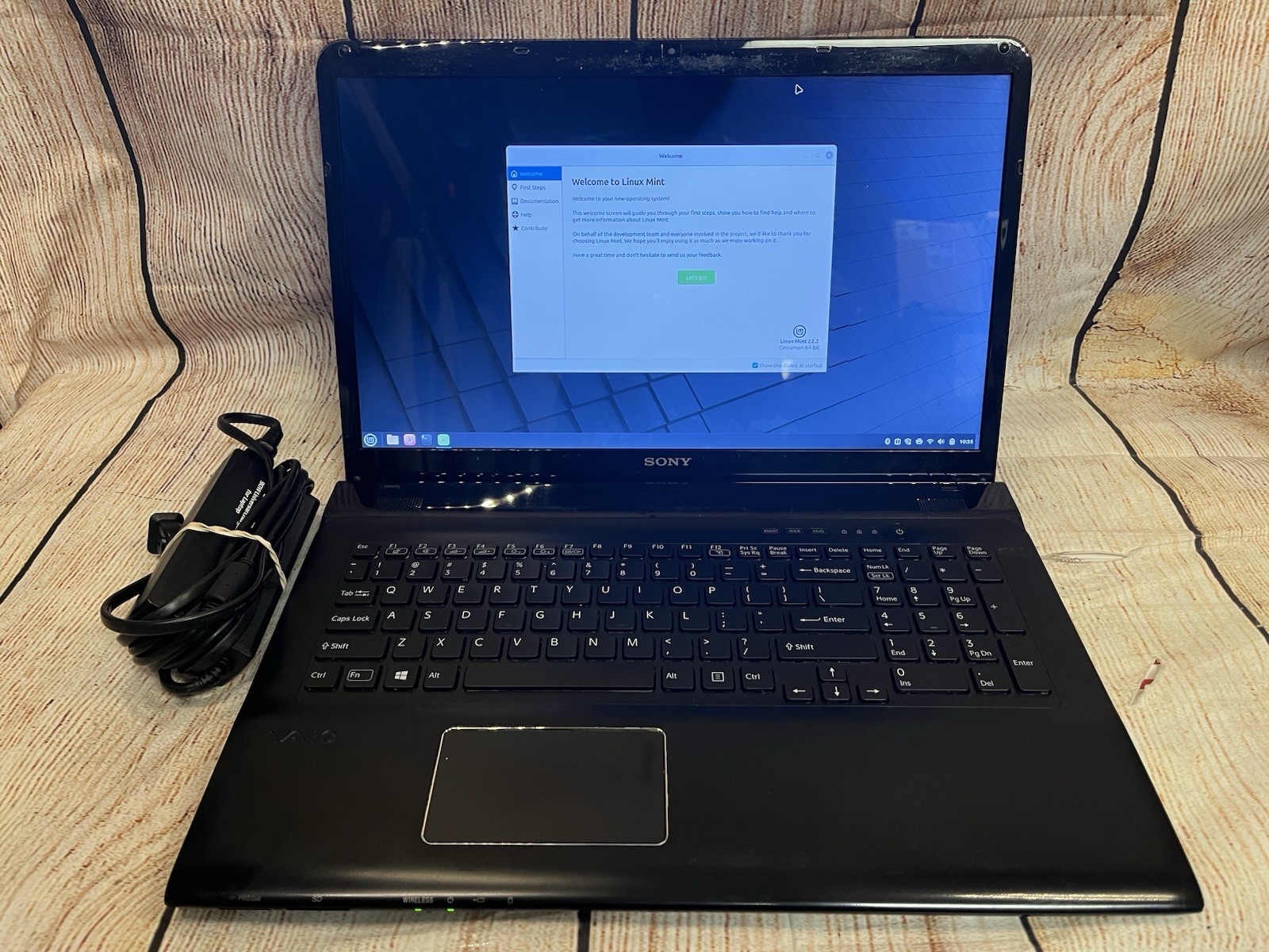 Sony VAIO 17” E Series Pentium 2020M SVE171G12L 8GB RAM 500 HDD NO OS