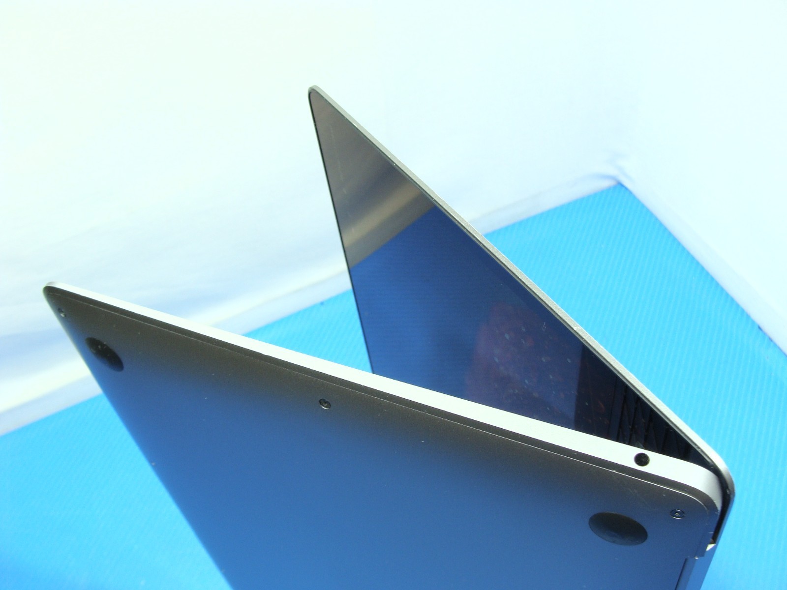 Apple MacBook Air 13.3″ A2179 2020 i5-1030NG7 1.1GHz 16GB 256GB Sequoia MVH2LL/A