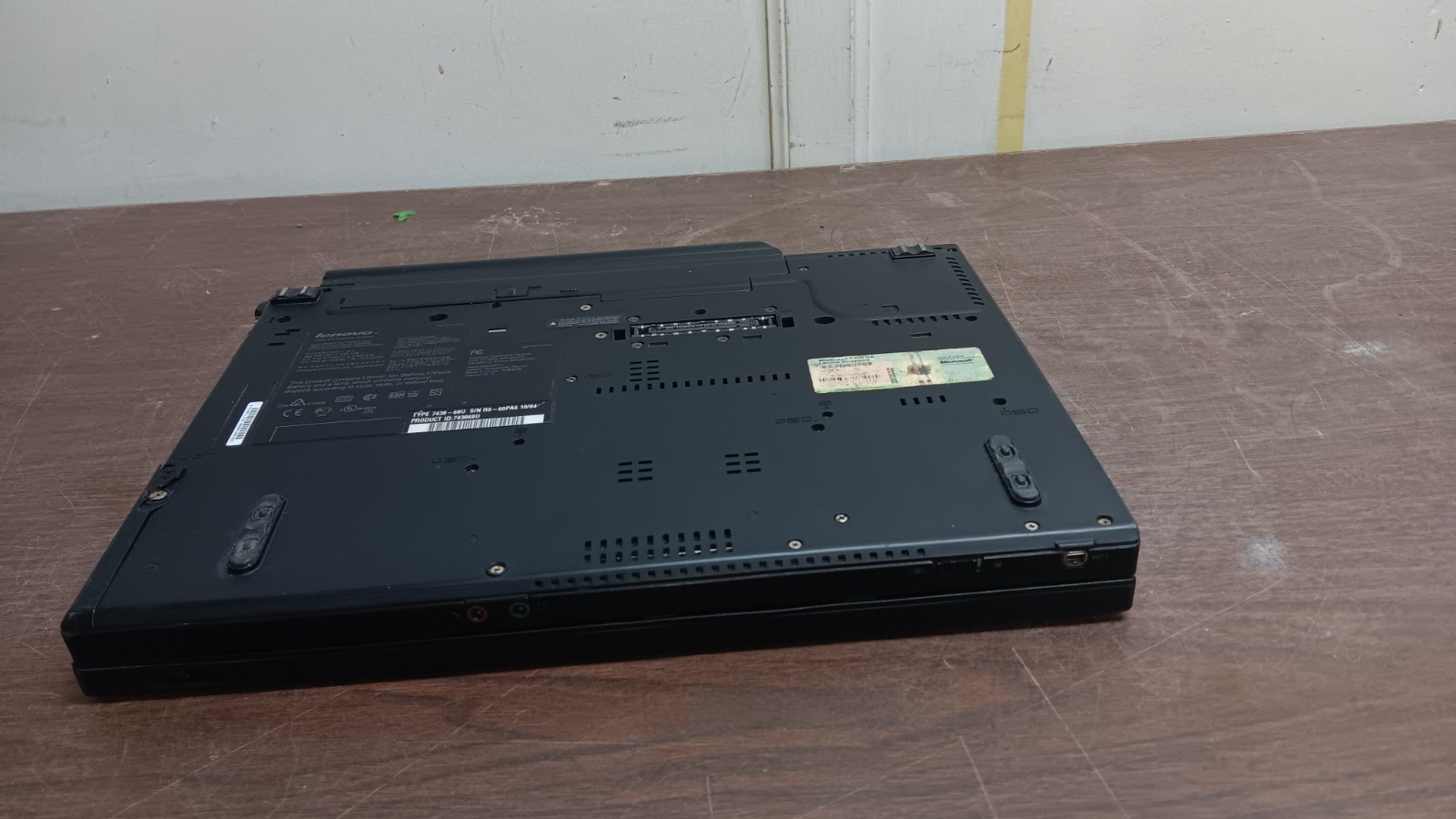 IBM Lenovo ThinkPad R400 Laptop core 2 Duo 100 GB HD Windows XP 14″ LCD Parts