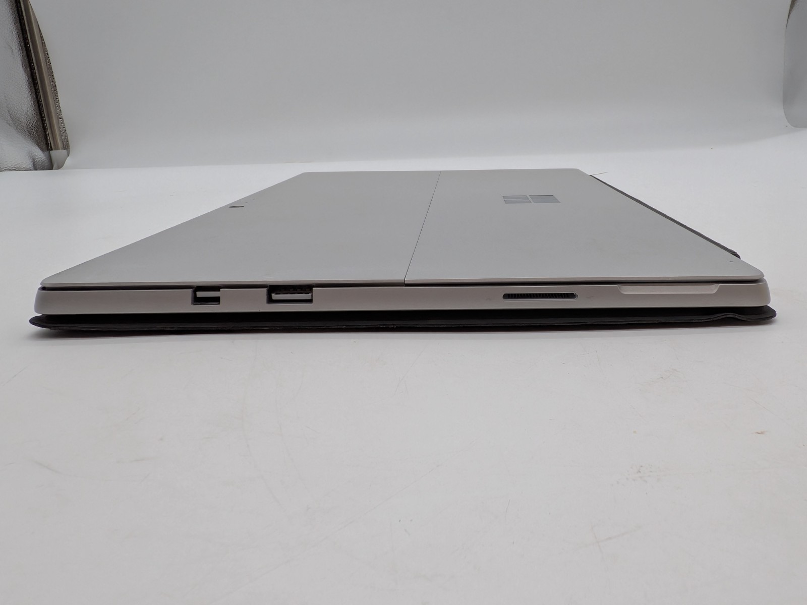 Microsoft Surface Pro 1796 5th Gen Intel 2 Core m3-7Y30 4GB RAM 128GB SSD WIN10P