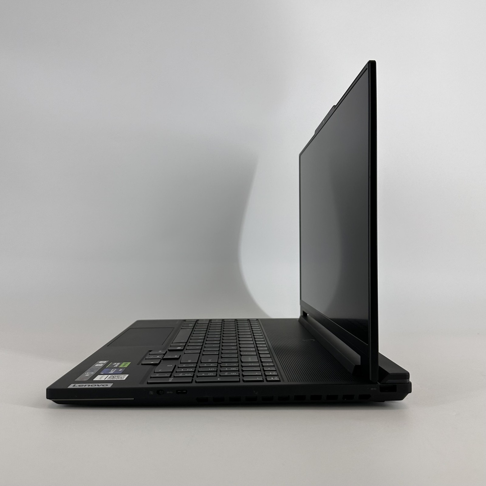 Lenovo Legion 9i Gen 9 16 165Hz QHD+ 2.2 GHz i9-14900HX 64GB 2TB SSD RTX 4080
