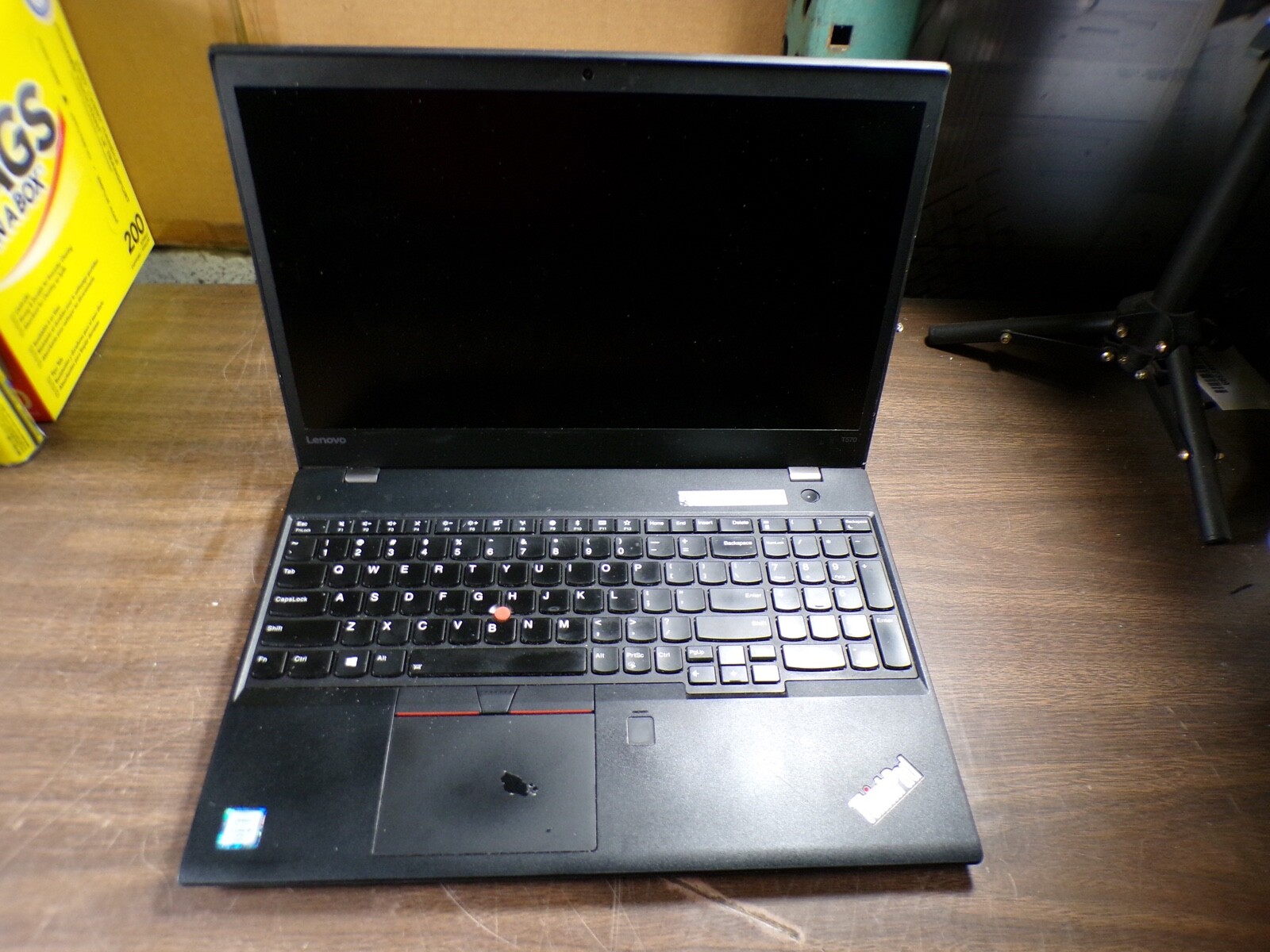 THINKPAD LENOVO T570 INTEL CORE i5-6300U 2.40GHZ 4GB RAM **NO HD/ NO CADDIE