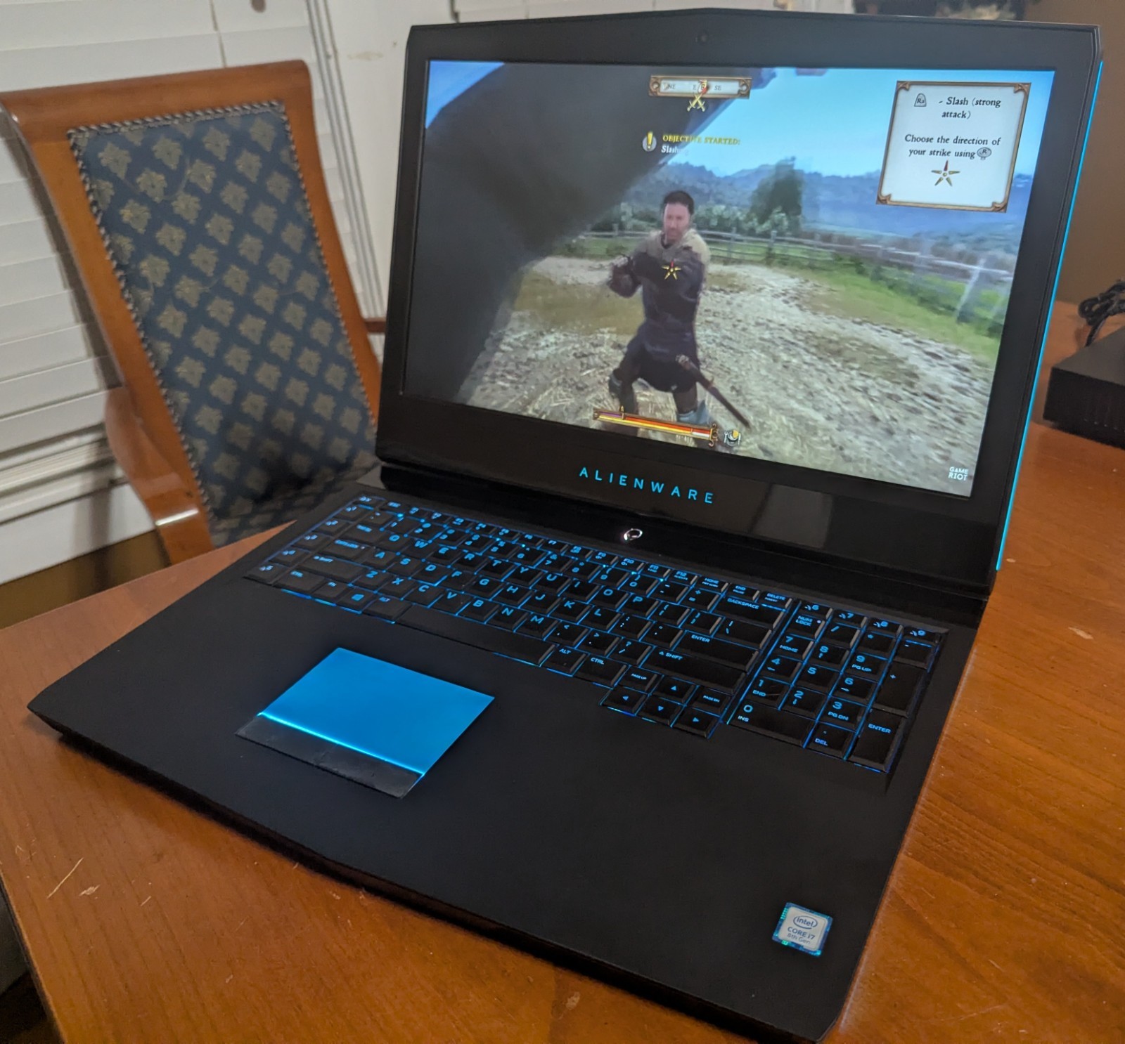 Alienware 17 R5 AW17R5 | i7-8750H | GTX 1070 | 16GB | 256GB SSD + 1TB HDD
