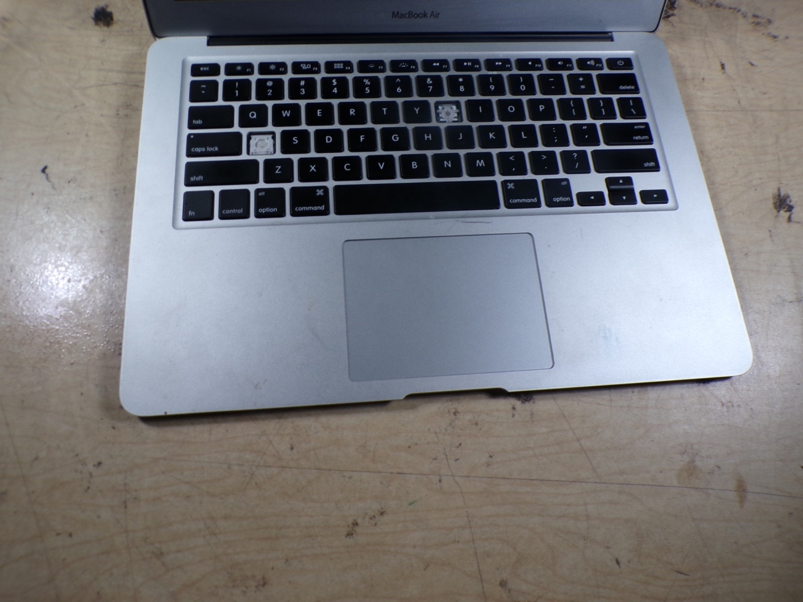 MACBOOK AIR “CORE I5” 1.3 13” (MID-2013) 1.3 GHZ CORE I5 (I5-4250U) 4GB RAM