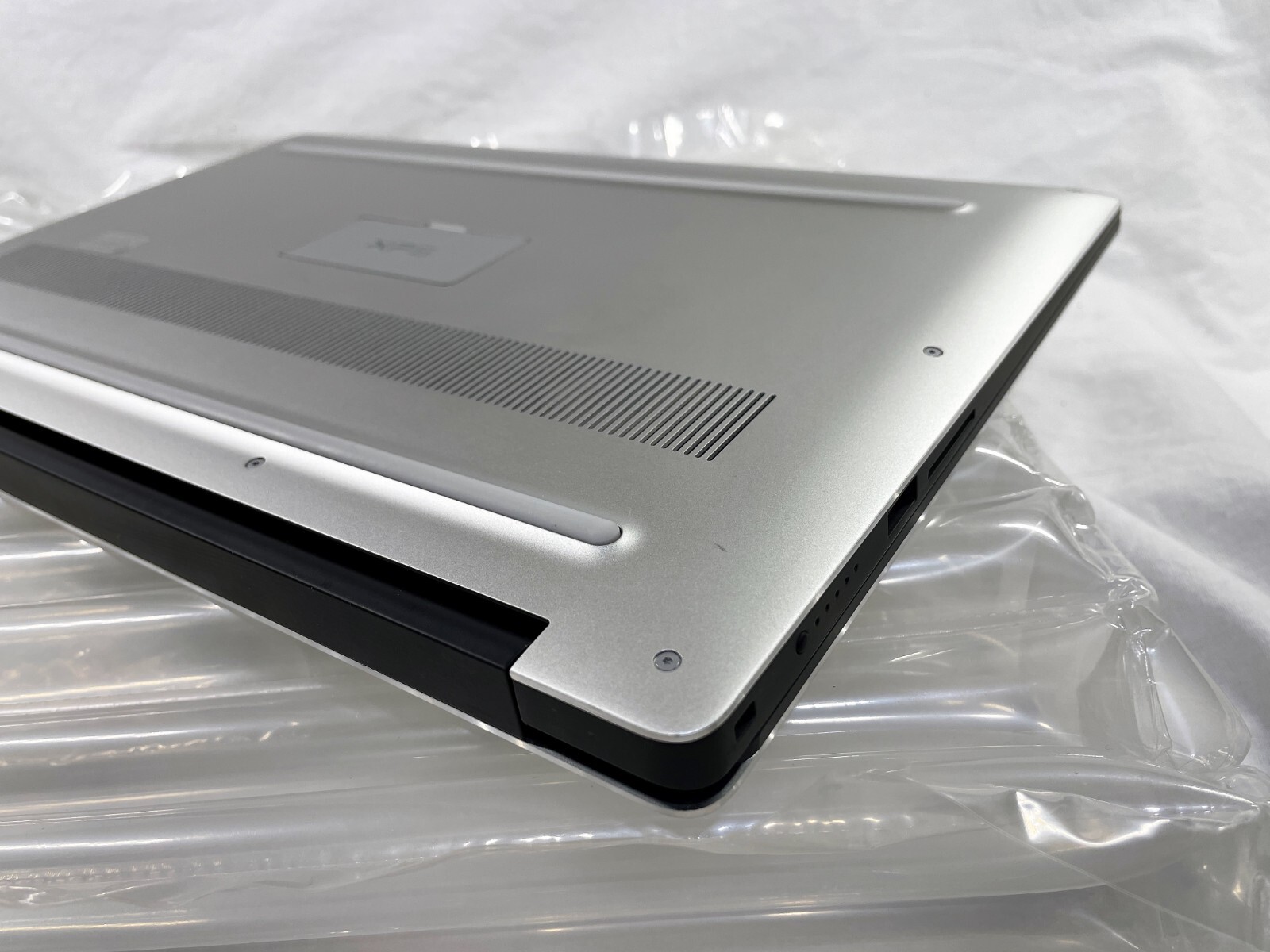 Dell XPS 15 7590 | i9-9980HK 2.4GHz | 4K UHD OLED | 64GB | 1TB